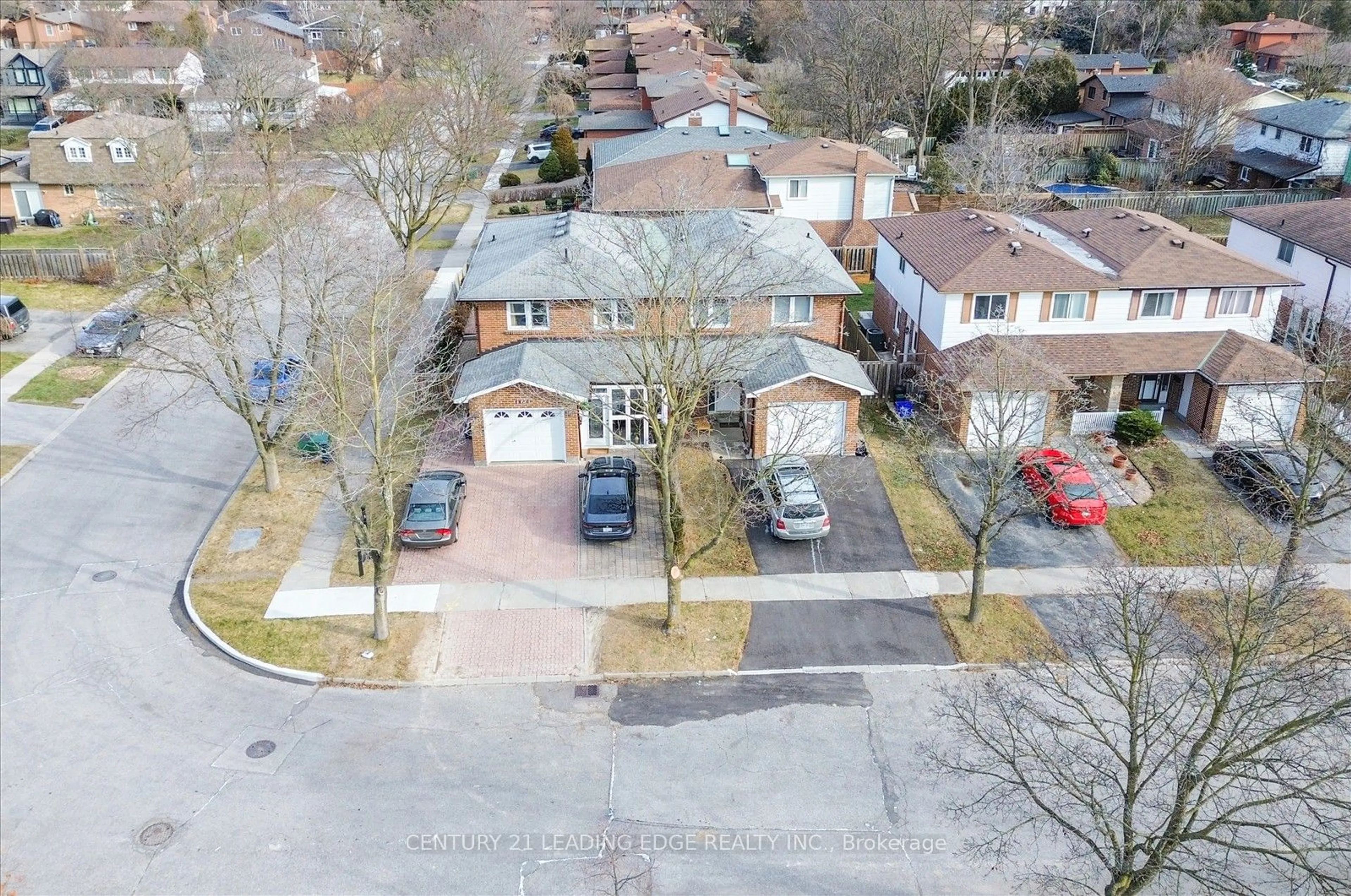 A pic from outside/outdoor area/front of a property/back of a property/a pic from drone, street for 1909 Poppy Lane, Pickering Ontario L1V 2T4