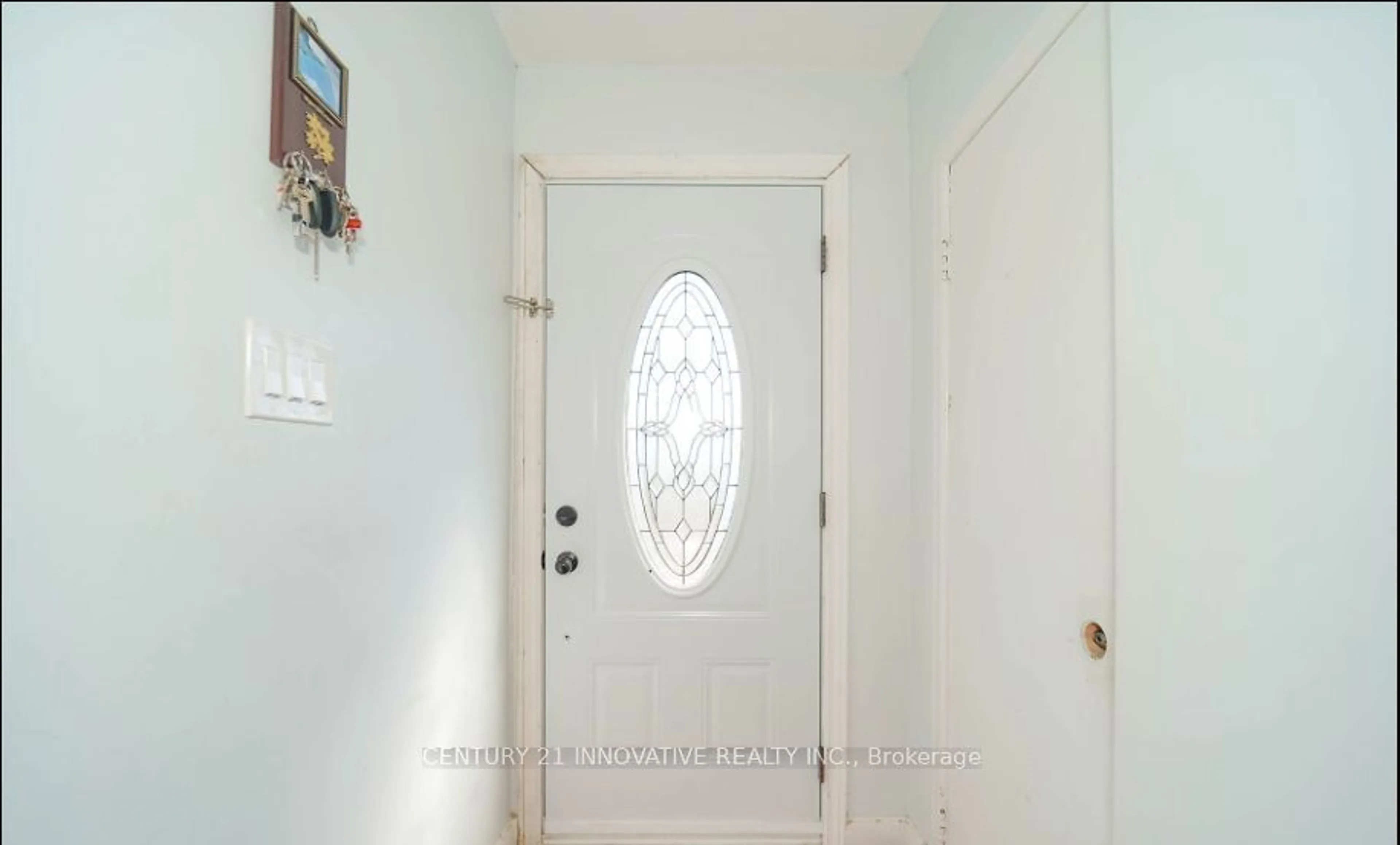 Indoor entryway for 50 Mackinac Cres, Toronto Ontario M1J 1P9