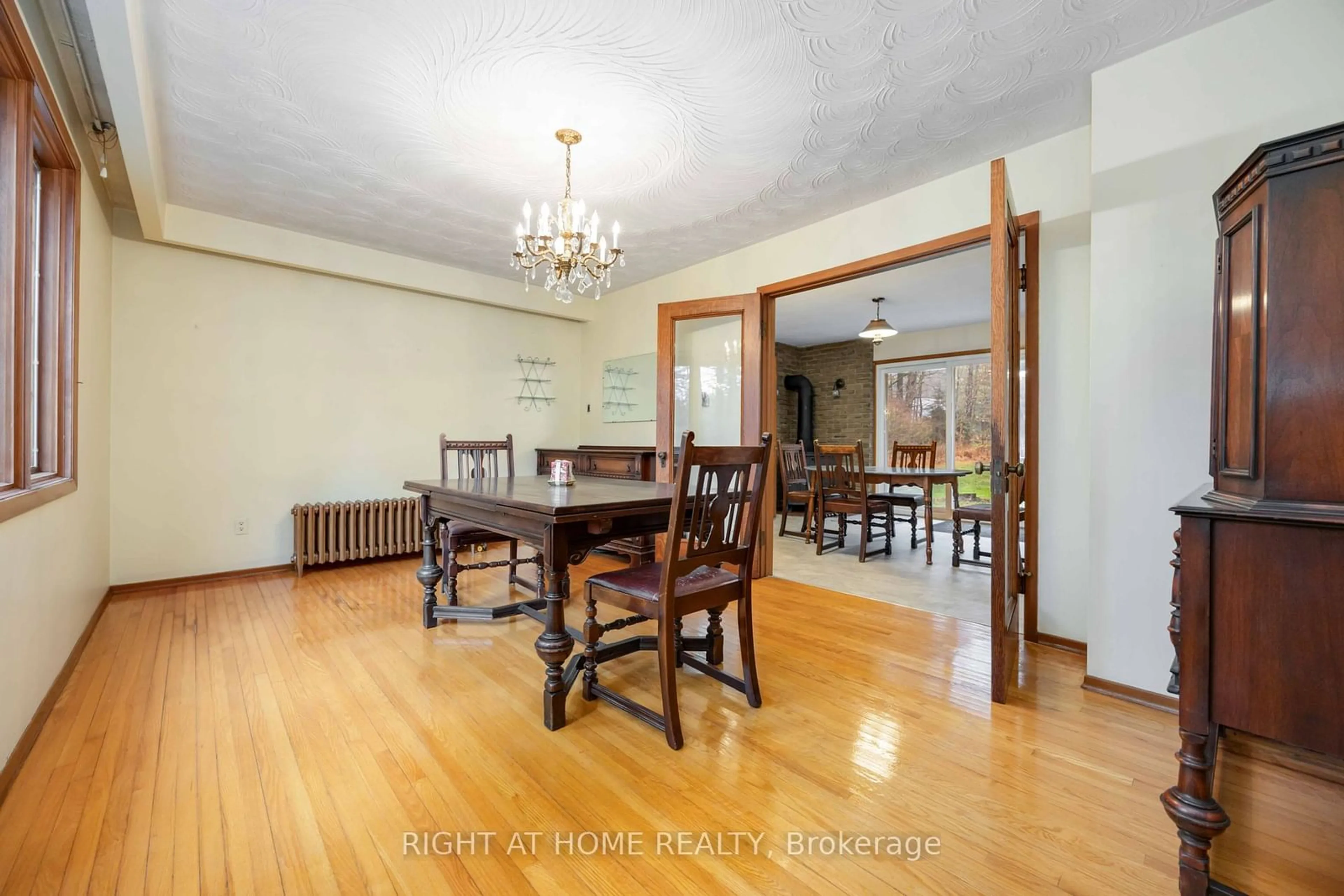 Dining room, wood/laminate floor for 3070 5th Concession Rd, Pickering Ontario L1X 0J7