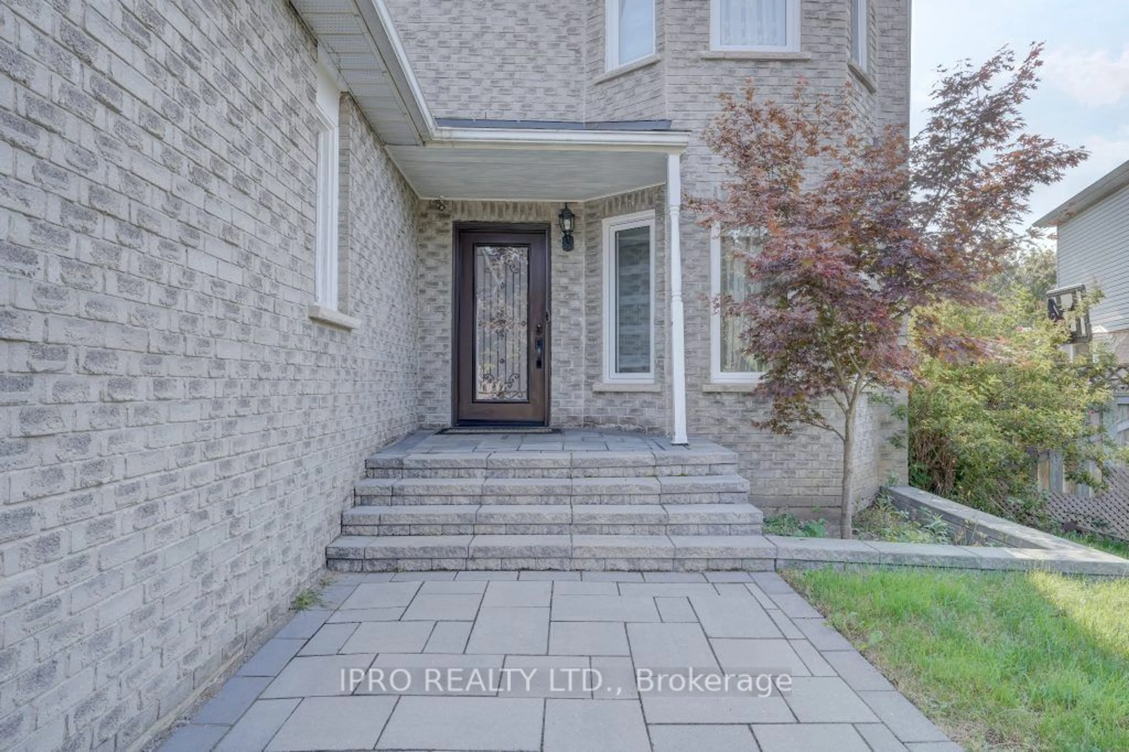 Unknown for 11 GREENVIEW Crt, Whitby Ontario L1N 8J2