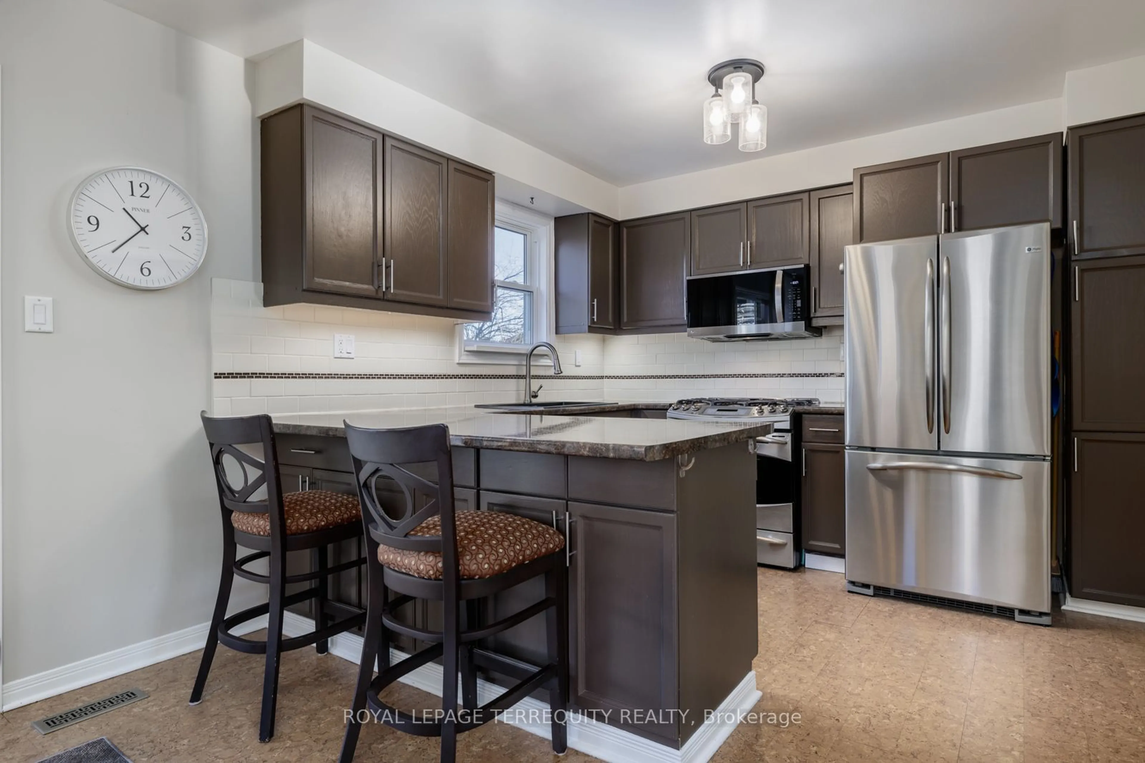 Open concept kitchen, unknown for 34 Canadian Oaks Dr, Whitby Ontario L1N 6W8