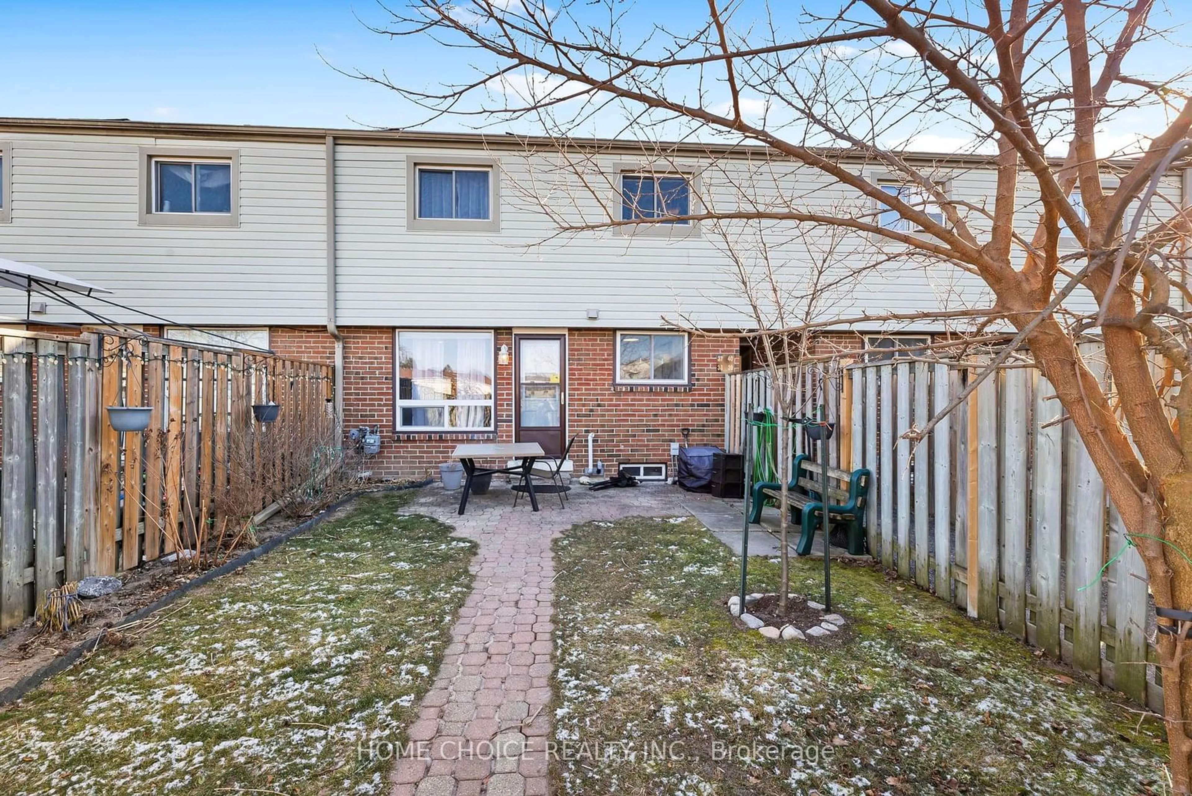 A pic from outside/outdoor area/front of a property/back of a property/a pic from drone, street for 120 Nonquon Rd #38, Oshawa Ontario L1G 7E6