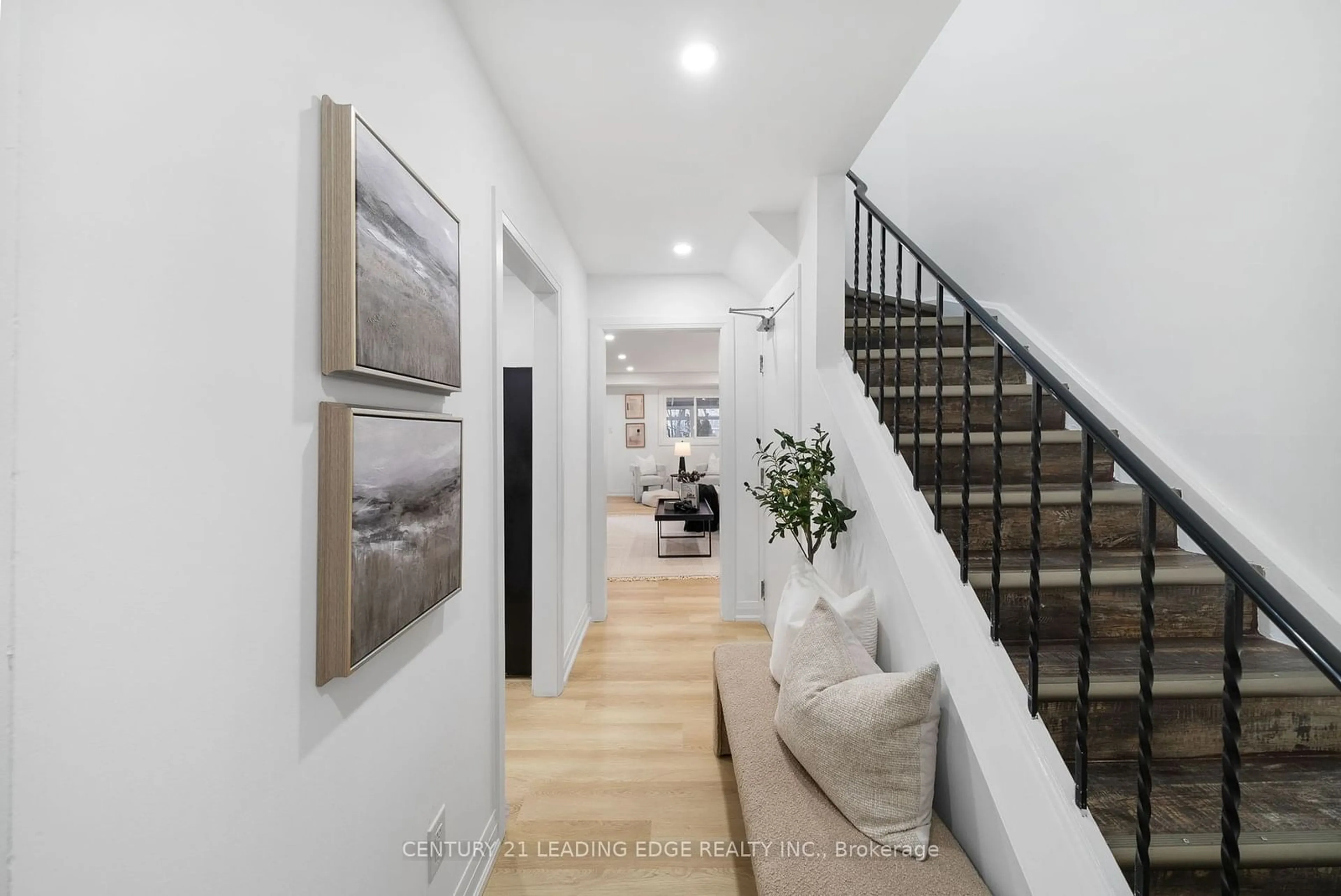 Indoor entryway for 1944 Memory Lane, Pickering Ontario L1V 2V3