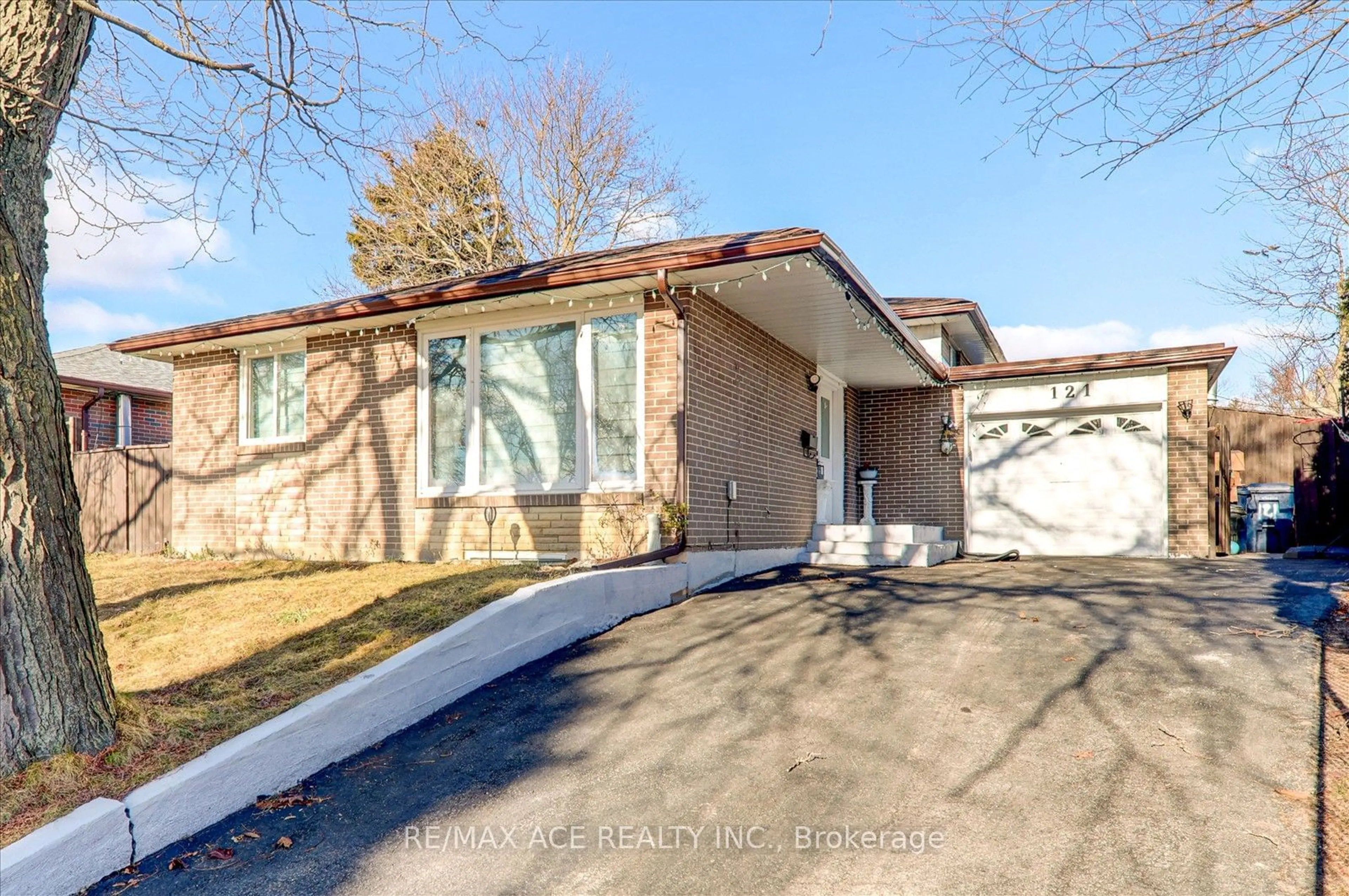 Home with brick exterior material, street for 121 Cultra Sq, Toronto Ontario M1E 2E4