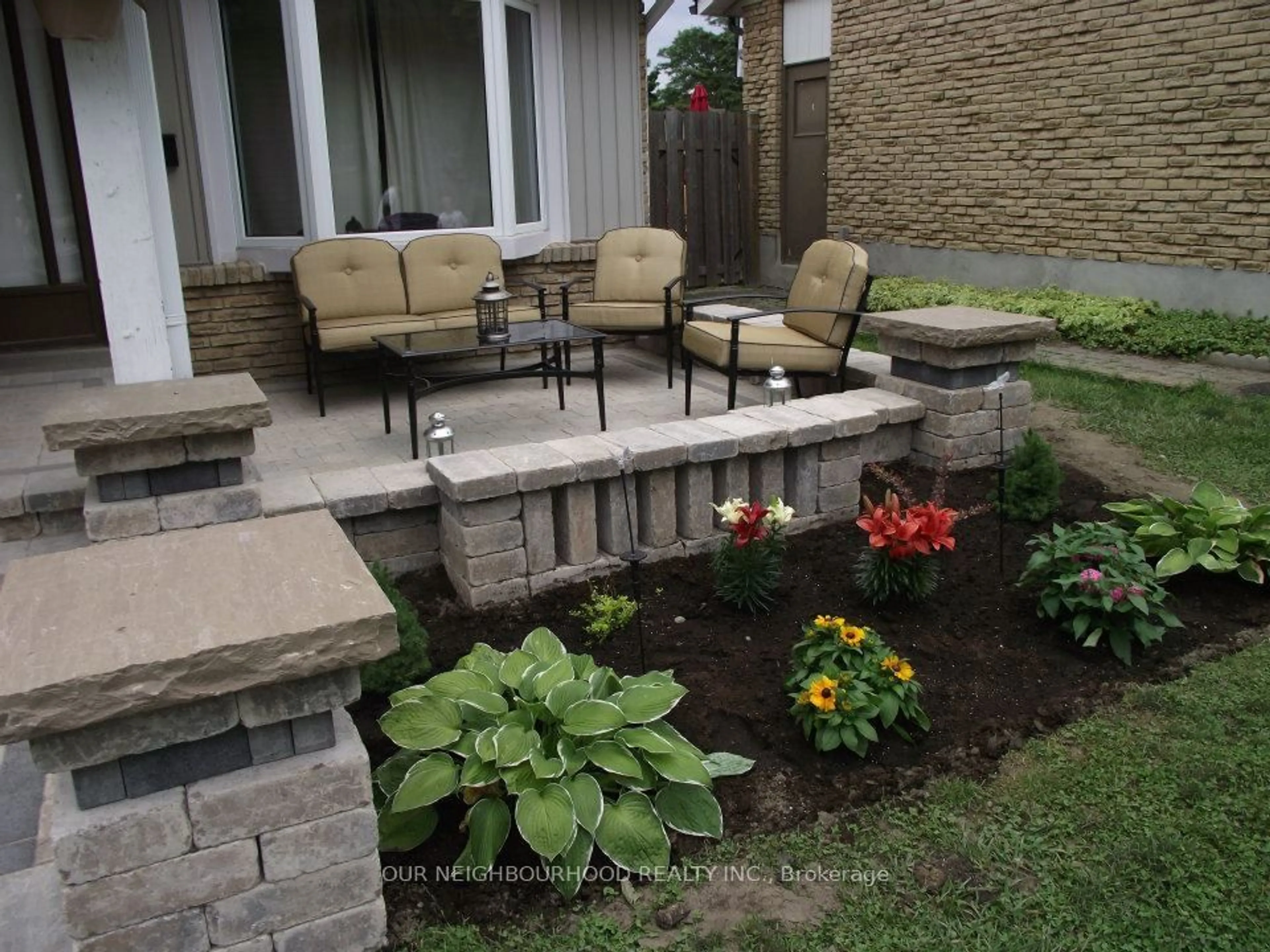 Patio, street for 244 Grandview St, Oshawa Ontario L1H 7C7