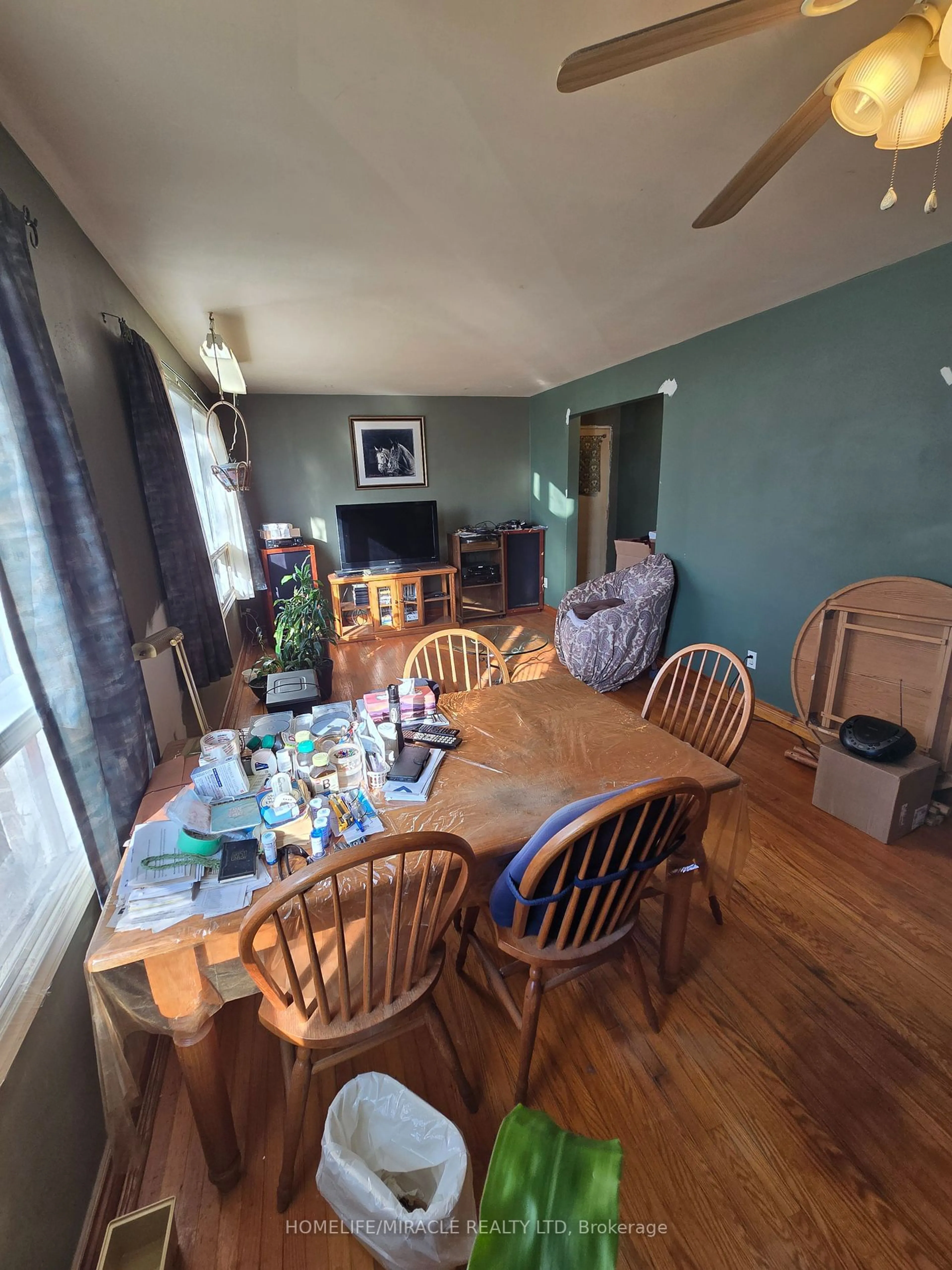 Dining room, wood/laminate floor for 19 Blakemanor Blvd, Toronto Ontario M1J 2W3