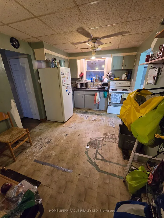Additional property image - 19 Blakemanor Blvd