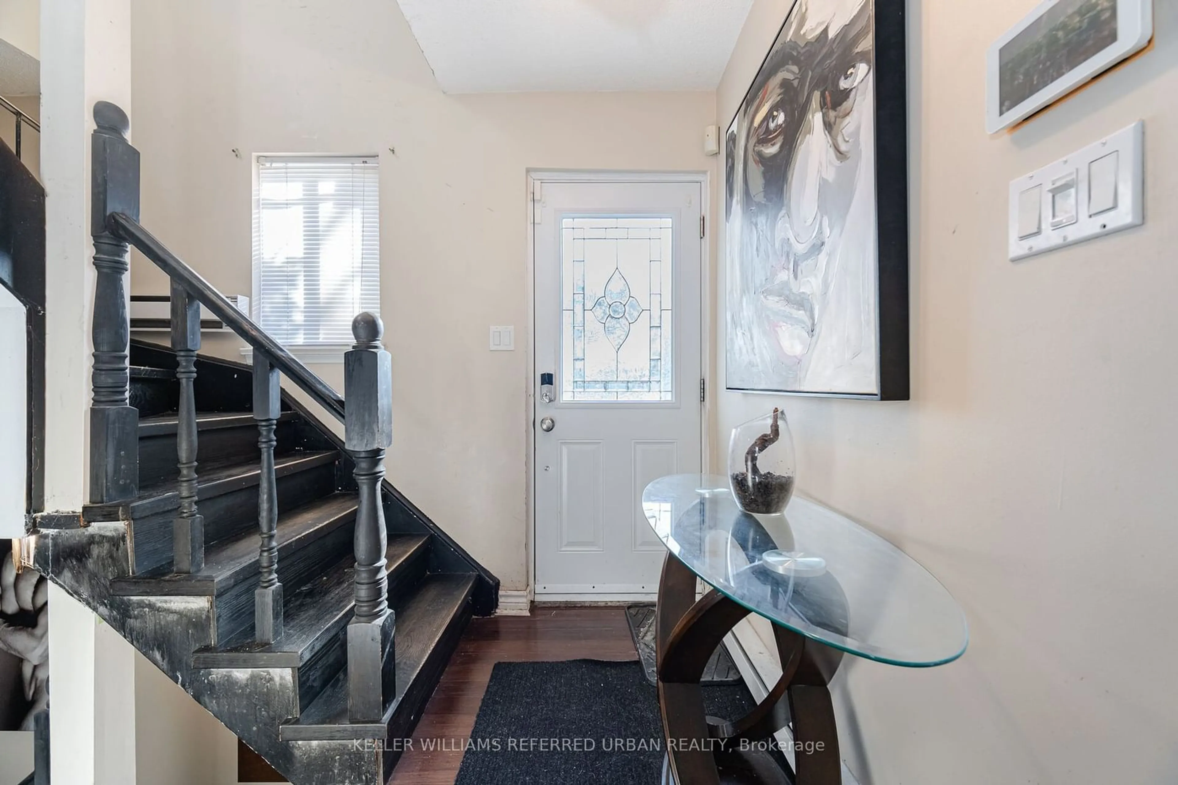 Indoor entryway for 50 Coleman Ave #22, Toronto Ontario M4C 1P7