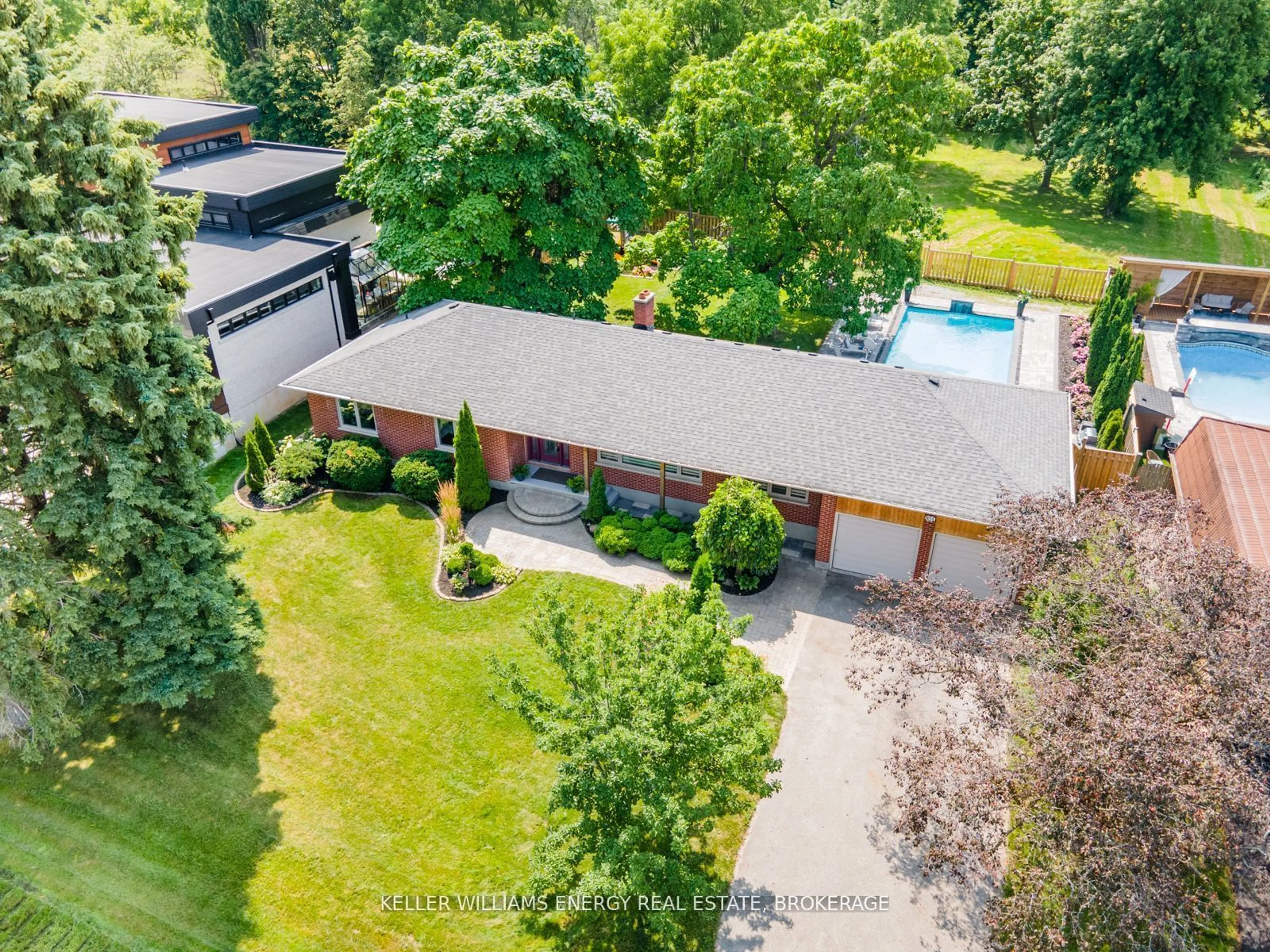 A pic from outside/outdoor area/front of a property/back of a property/a pic from drone, water/lake/river/ocean view for 851 Swiss Hts, Oshawa Ontario L1K 2A9