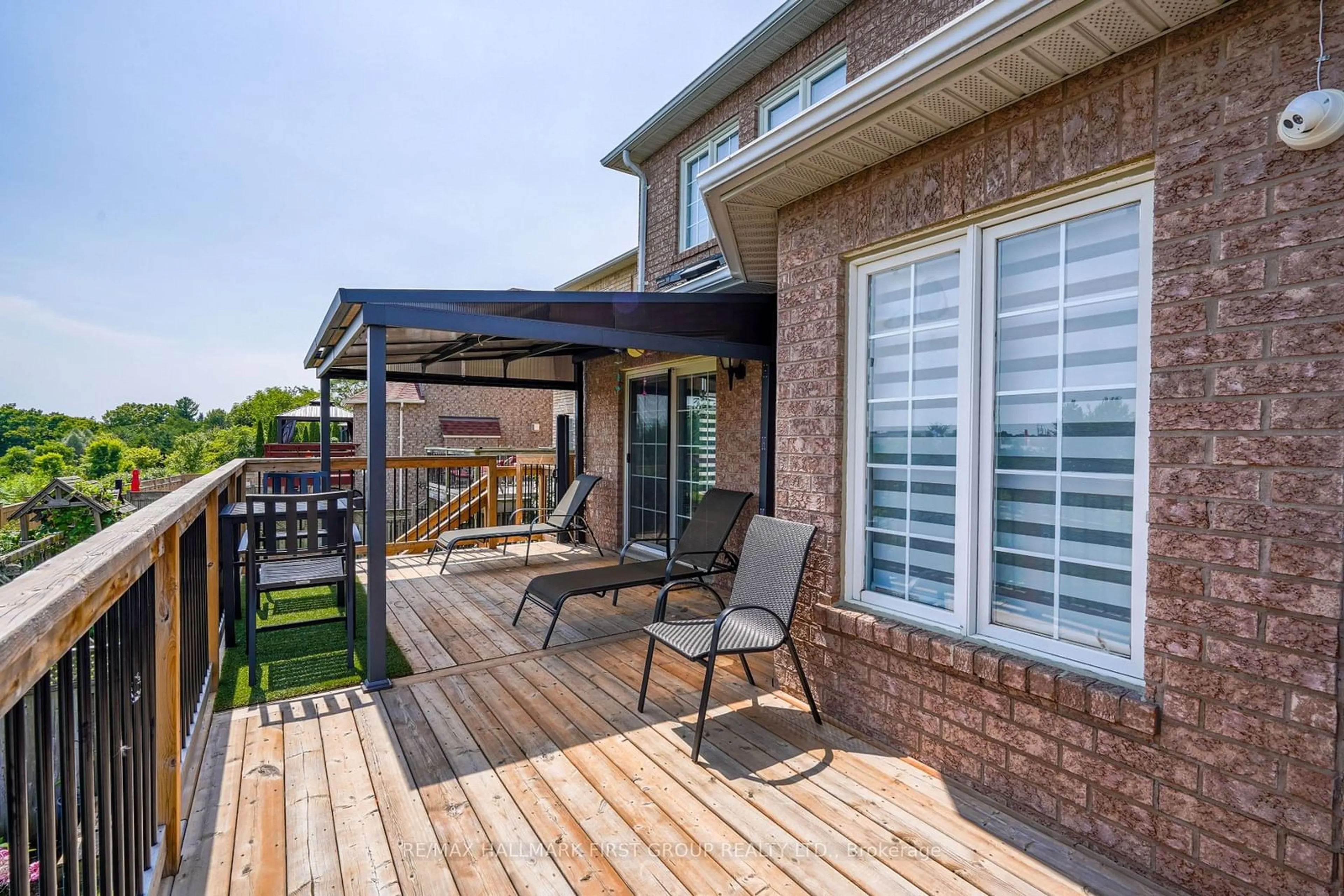 Patio, unknown for 75 Tormina Blvd, Whitby Ontario L1R 3B5