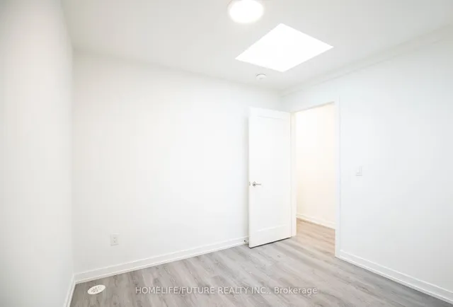 Additional property image - 3686 St Clair Ave Unit 105