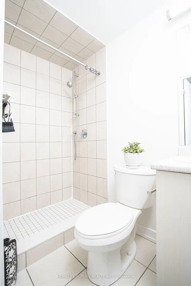 Additional property image - 3686 St Clair Ave Unit 105