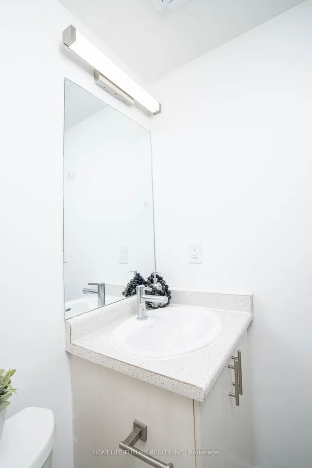 Additional property image - 3686 St Clair Ave Unit 105