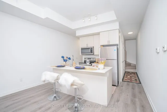 Additional property image - 3686 St Clair Ave Unit 105