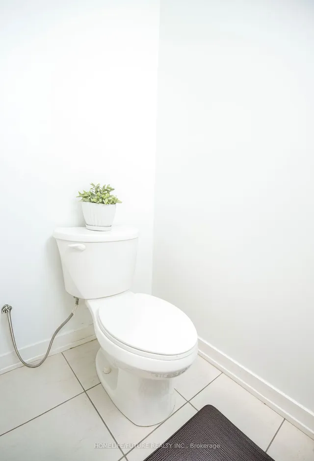 Additional property image - 3686 St Clair Ave Unit 105