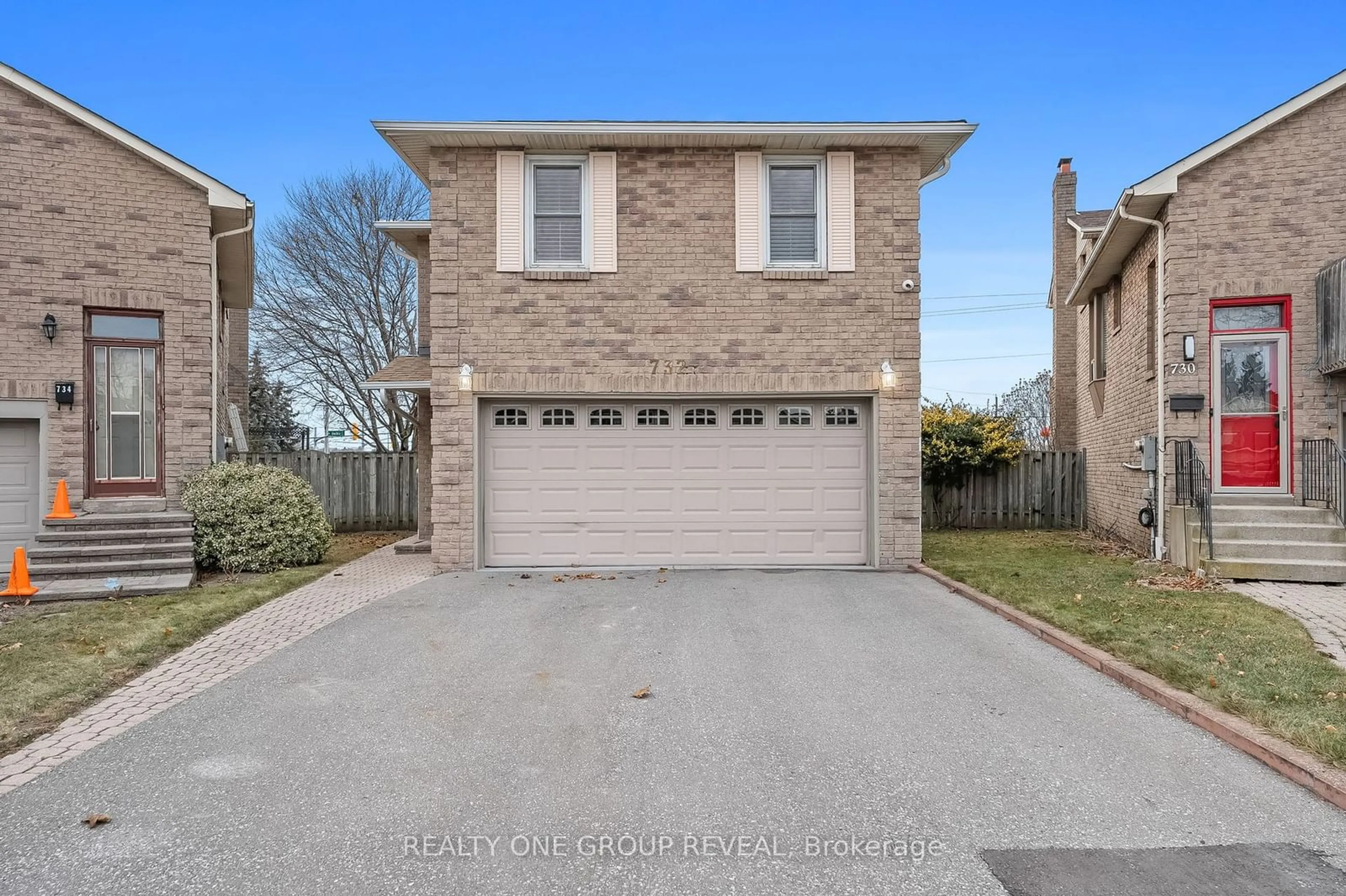 Home with brick exterior material, street for 732 Abingdon Crt, Pickering Ontario L1W 3M7