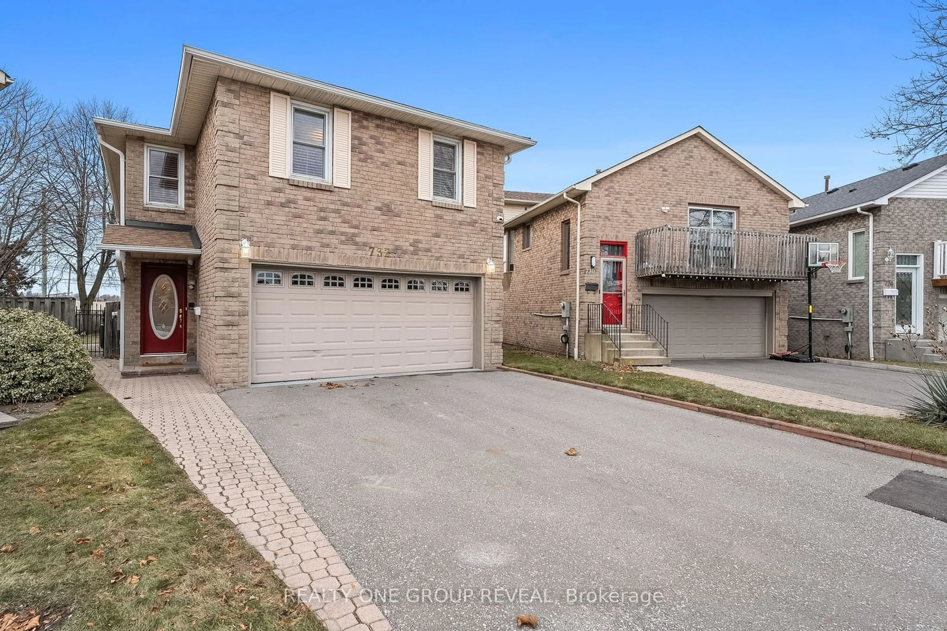 Home with brick exterior material, street for 732 Abingdon Crt, Pickering Ontario L1W 3M7