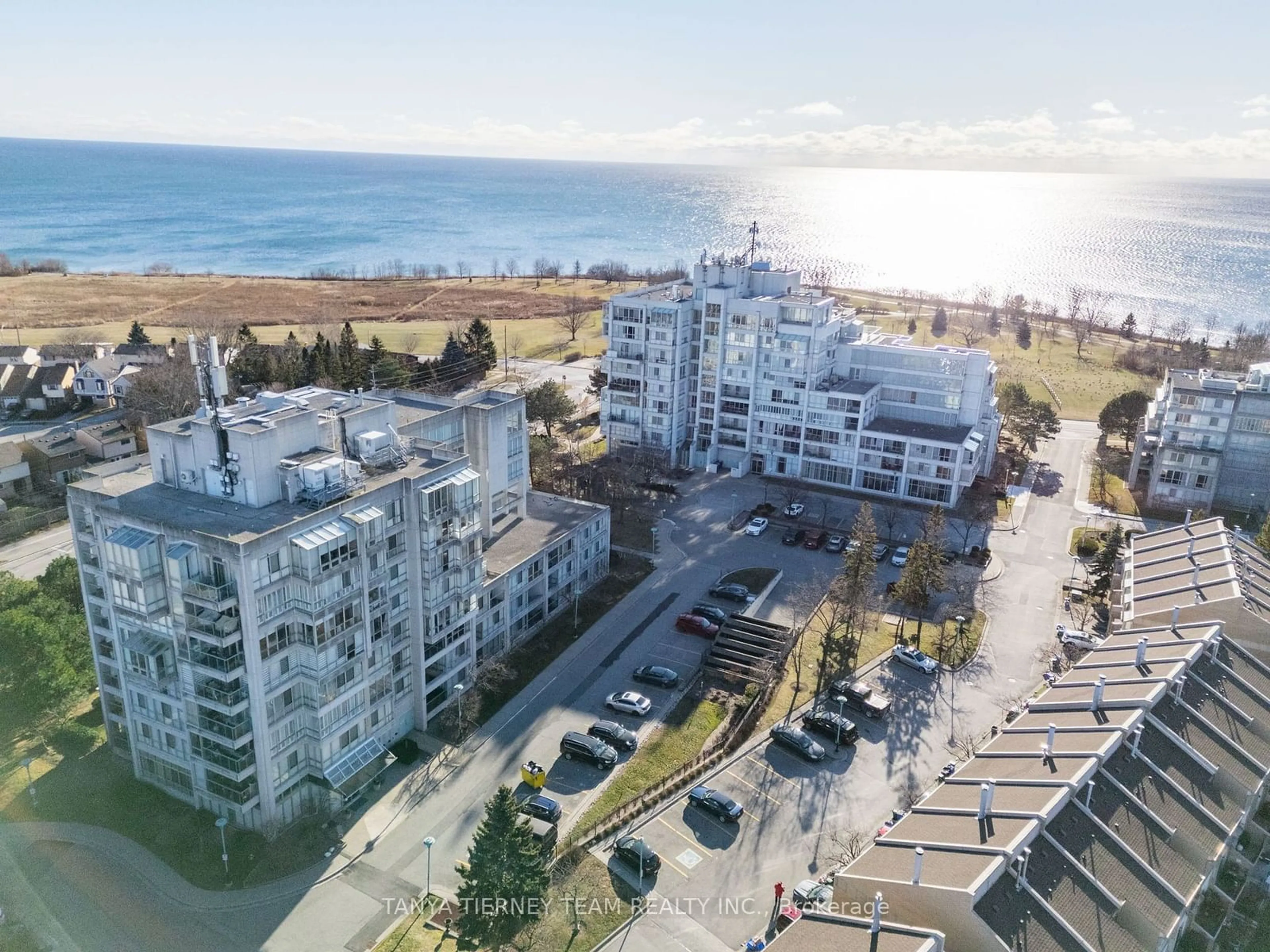 A pic from outside/outdoor area/front of a property/back of a property/a pic from drone, city buildings view from balcony for 25 Cumberland Lane #314, Ajax Ontario L1S 7K1