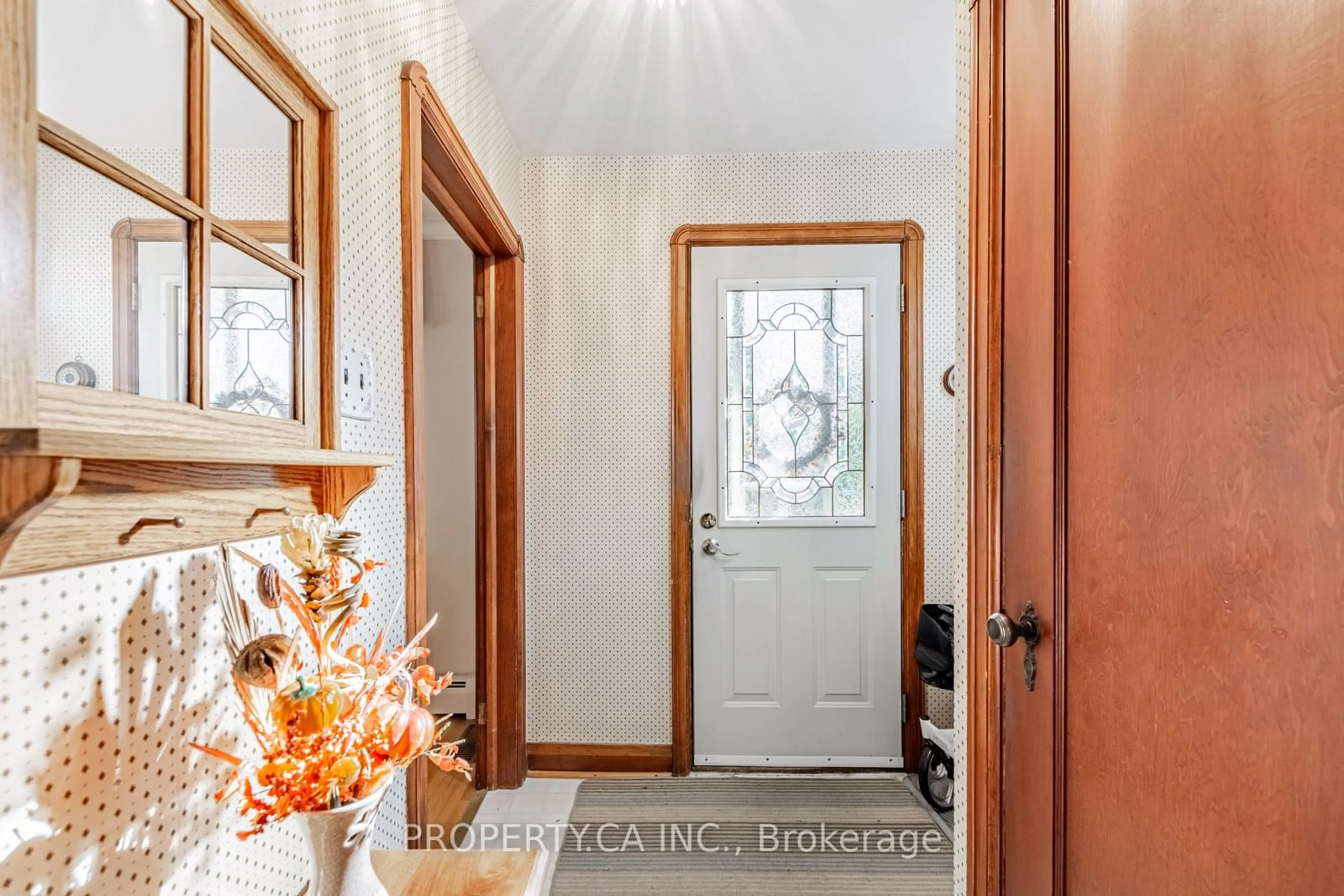 Indoor entryway for 82 Cedarcrest Blvd, Toronto Ontario M4B 2P3