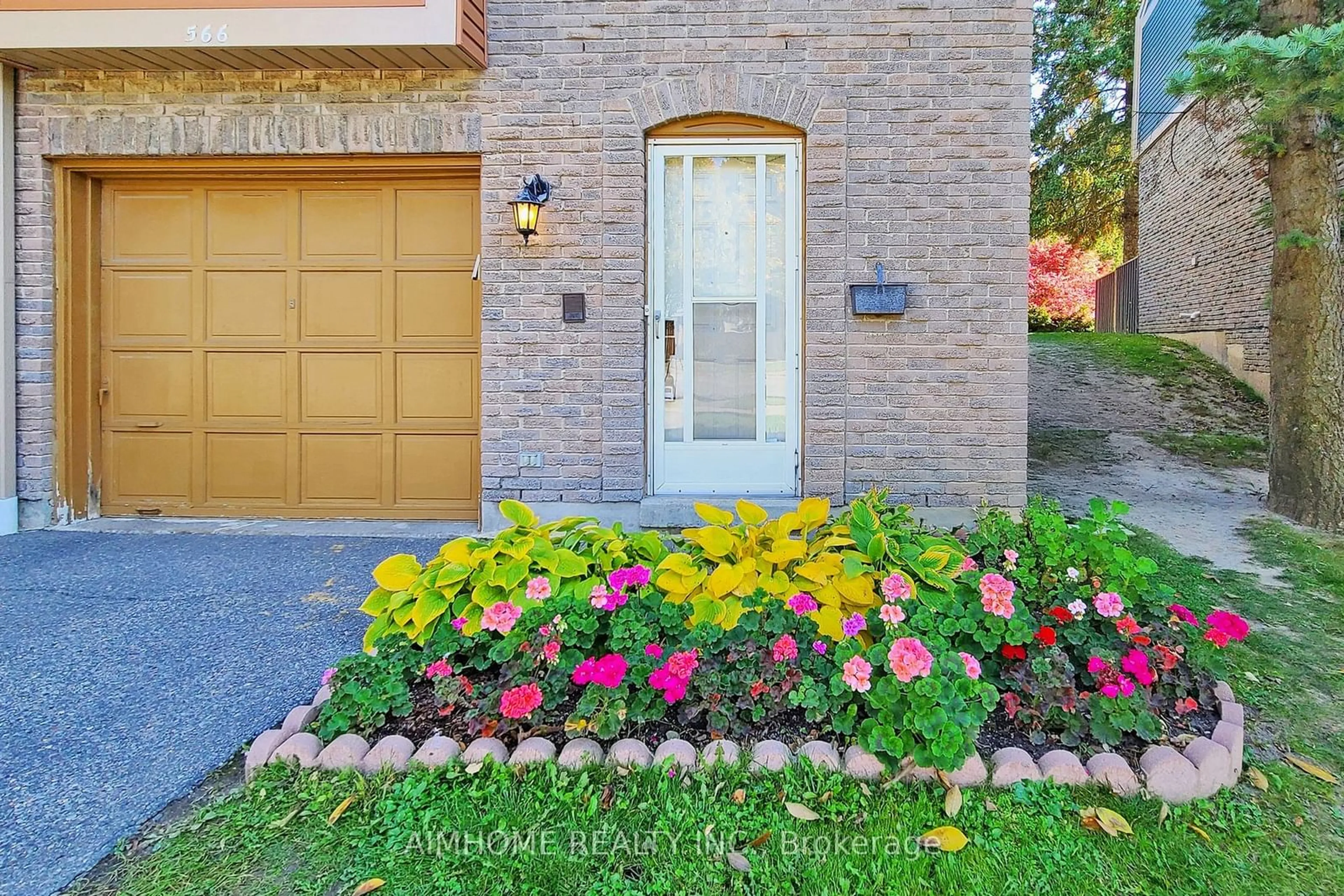 Home with brick exterior material, street for 566 Sandhurst Circ, Toronto Ontario M1S 4J6