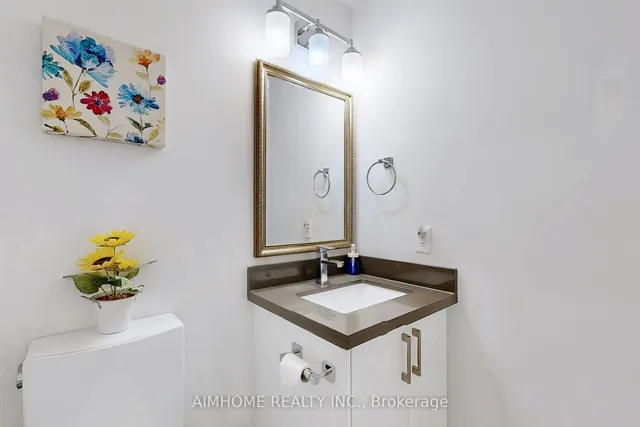 Additional property image - 566 Sandhurst Circ