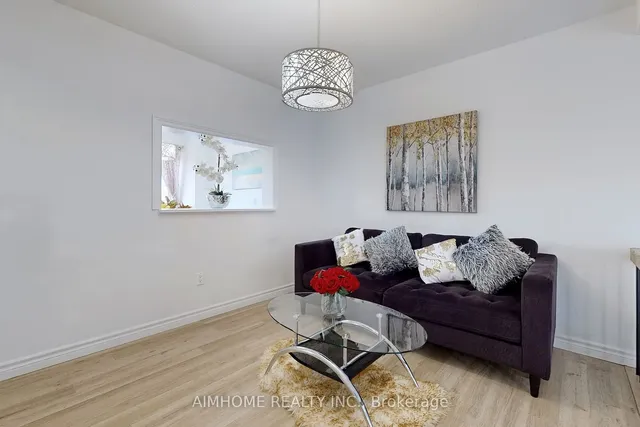 Additional property image - 566 Sandhurst Circ