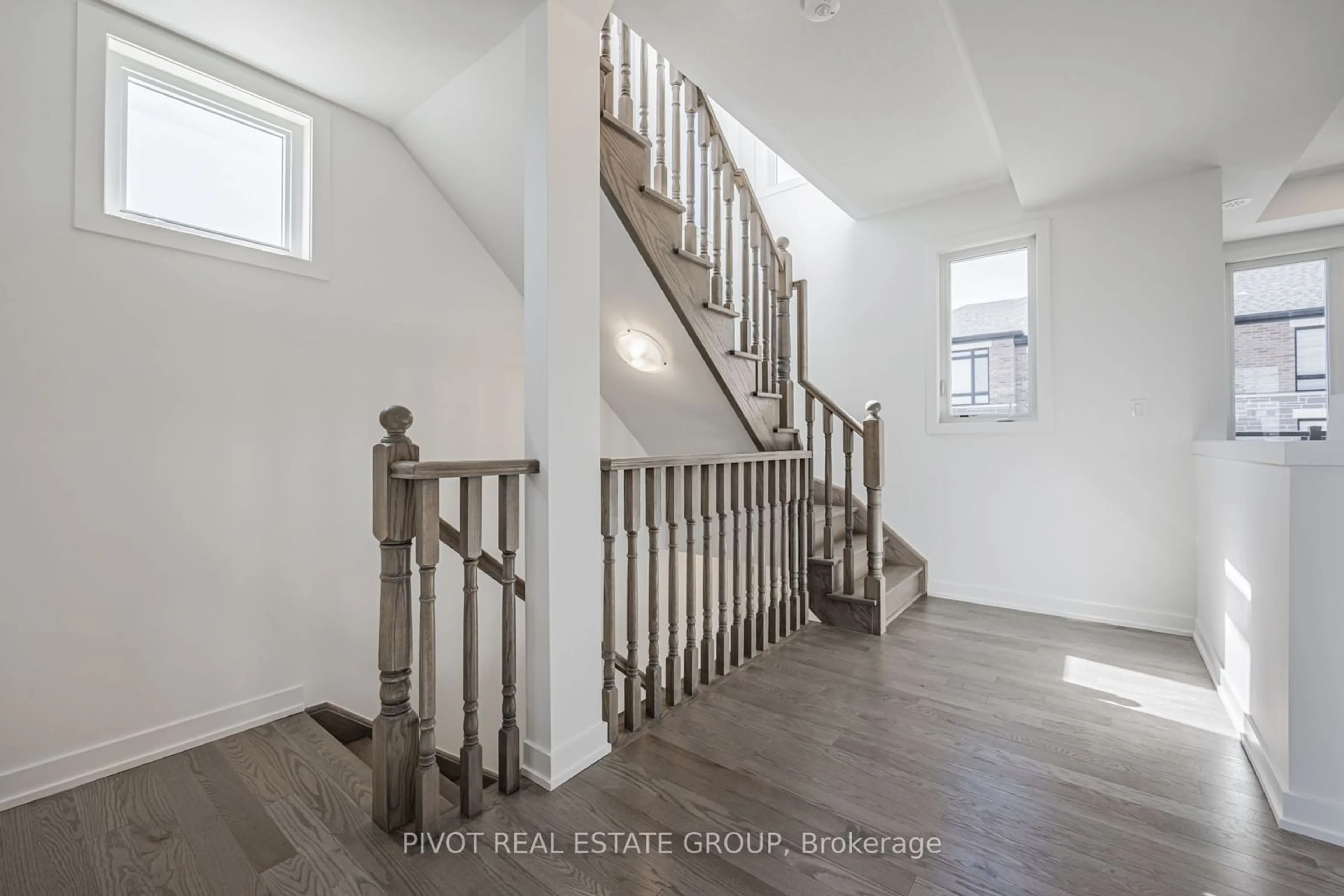 Stairs for 1465 Grand Prairie Path, Oshawa Ontario L1K 3G1