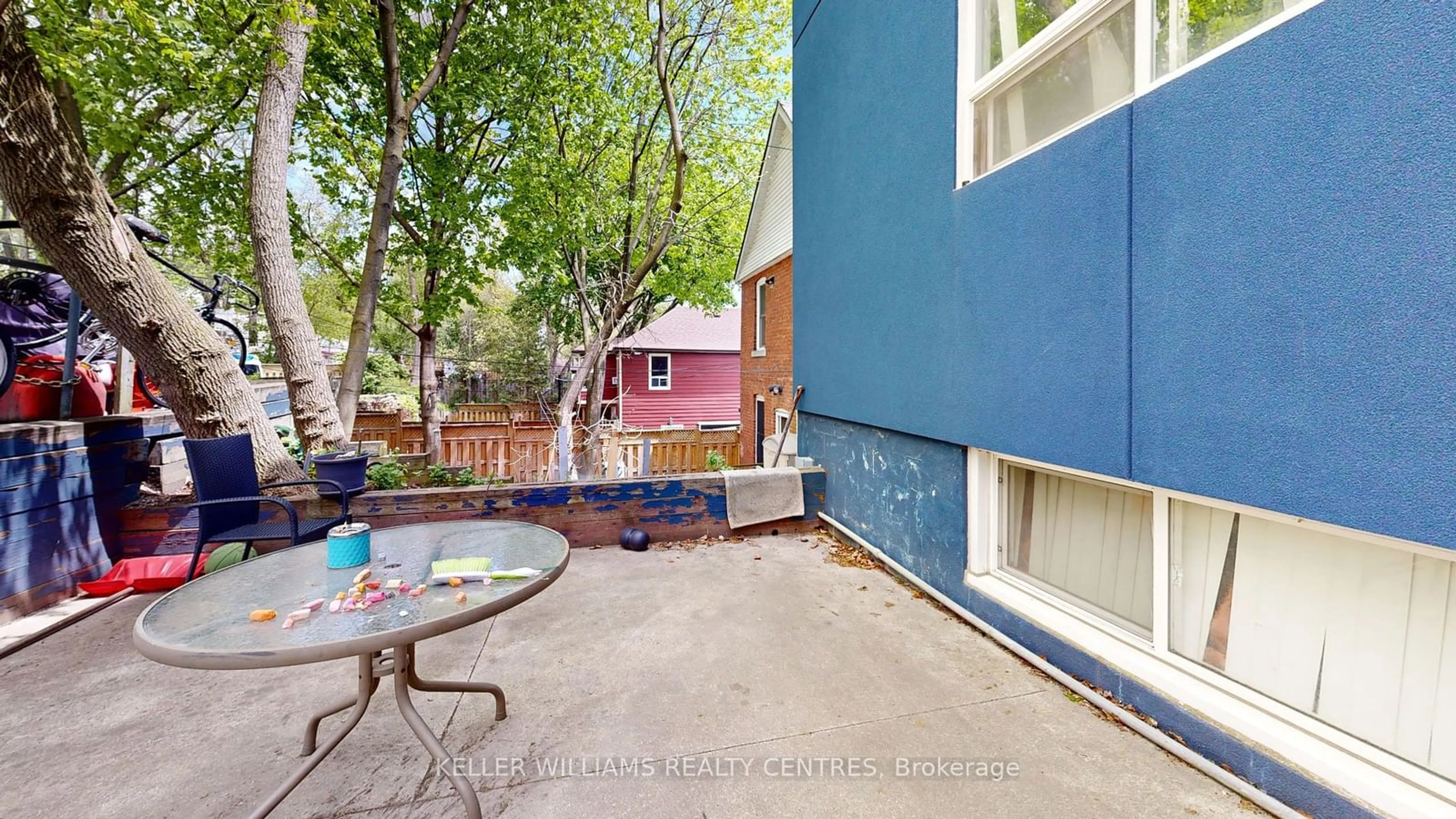 Patio, street for 10 Ivy Ave, Toronto Ontario M4L 2H7