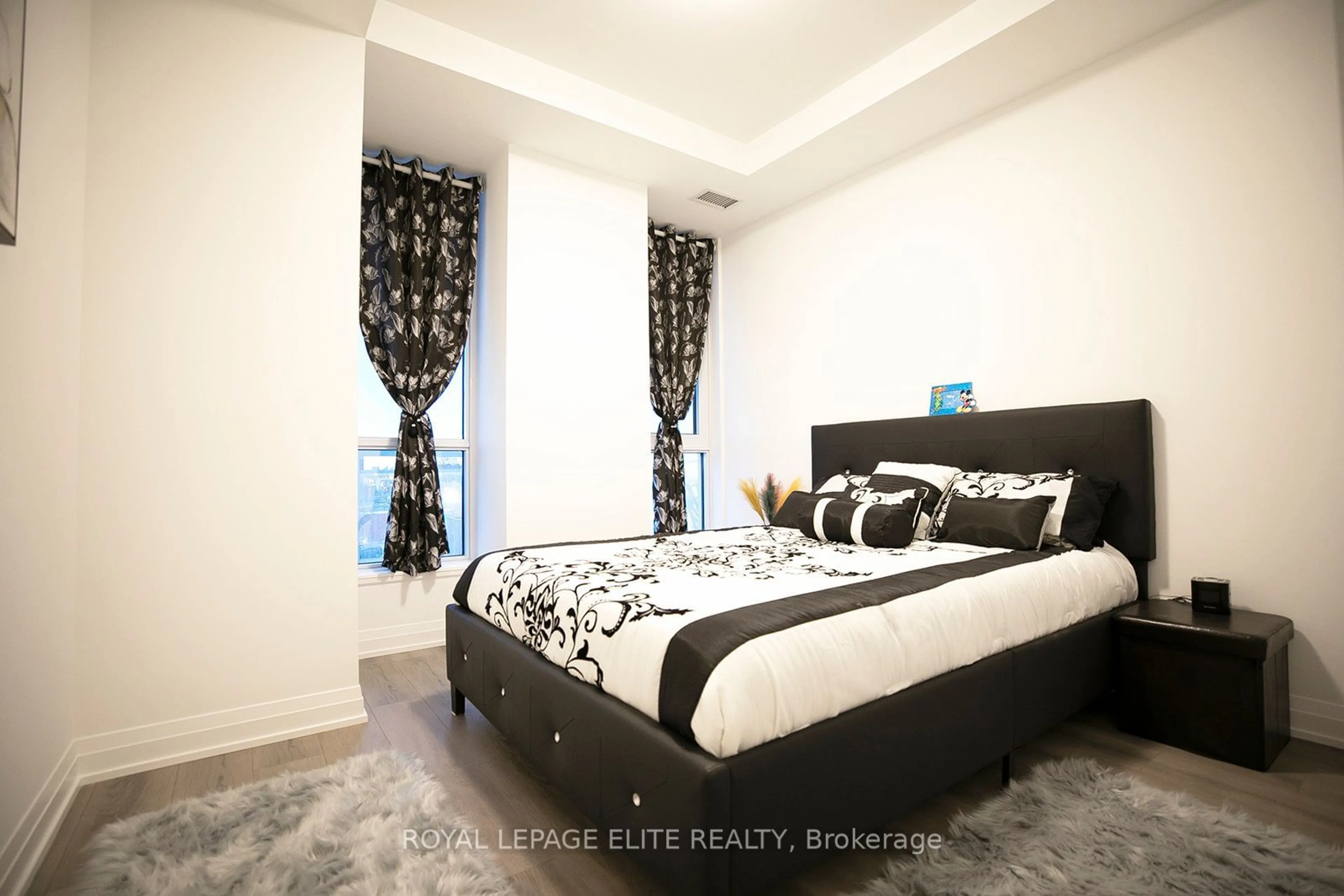 Bedroom with bed, unknown for 286 Main St #401, Toronto Ontario M4C 0B3