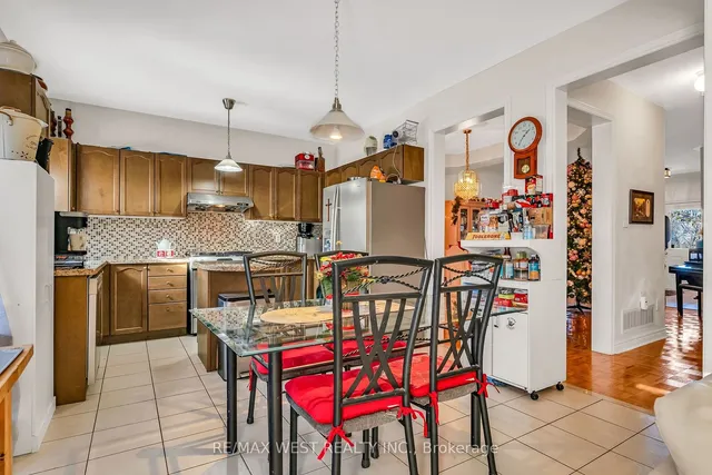 Additional property image - 8 Lampman Dr
