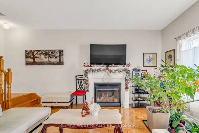 Additional property image - 8 Lampman Dr