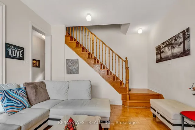 Additional property image - 8 Lampman Dr