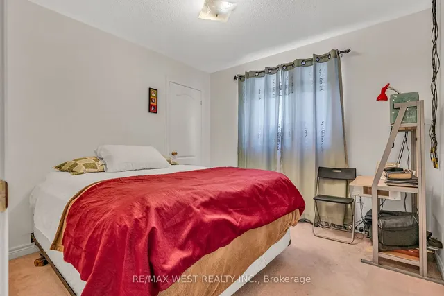 Additional property image - 8 Lampman Dr