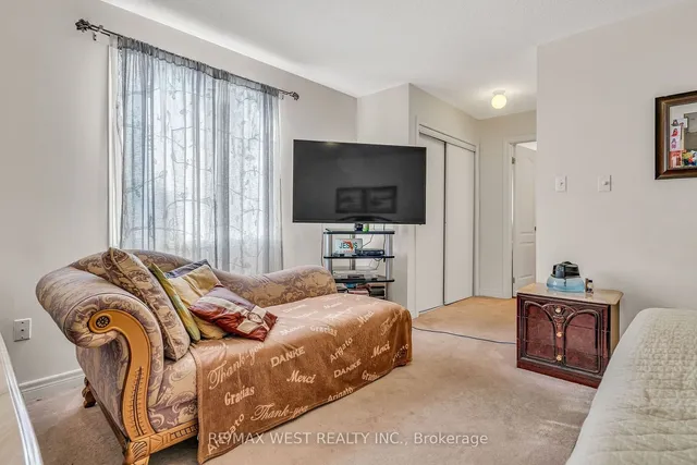Additional property image - 8 Lampman Dr