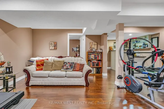 Additional property image - 8 Lampman Dr