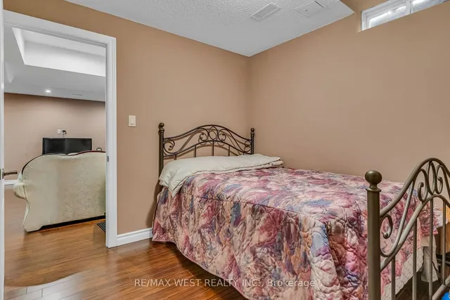Additional property image - 8 Lampman Dr