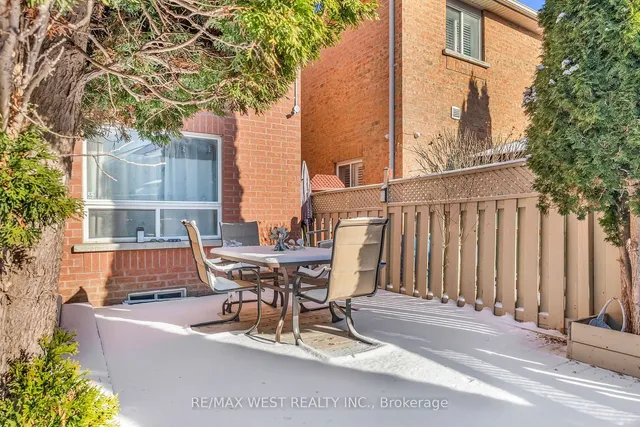 Additional property image - 8 Lampman Dr