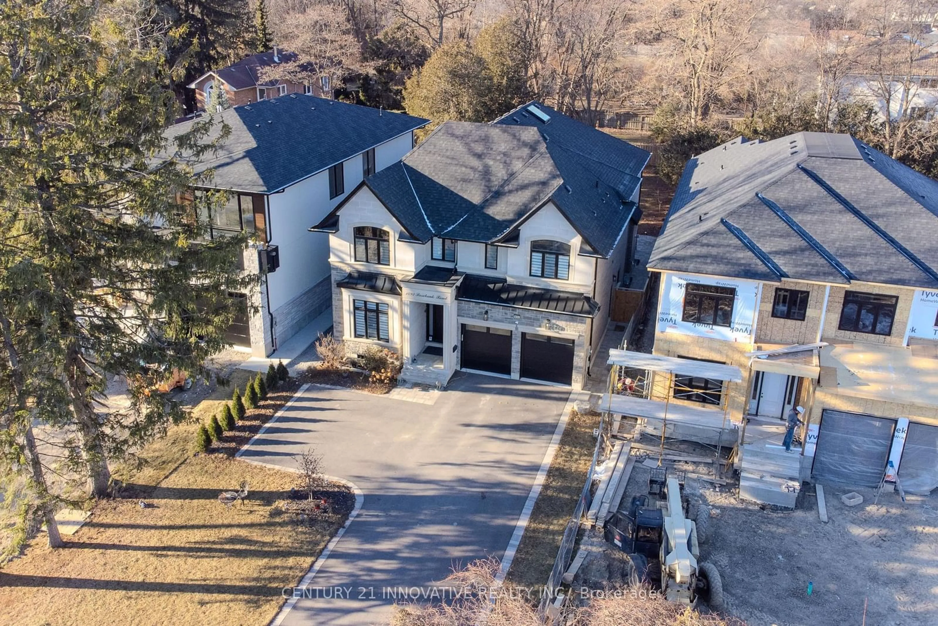 A pic from outside/outdoor area/front of a property/back of a property/a pic from drone, street for 1492 Rosebank Rd, Pickering Ontario L1V 1P4