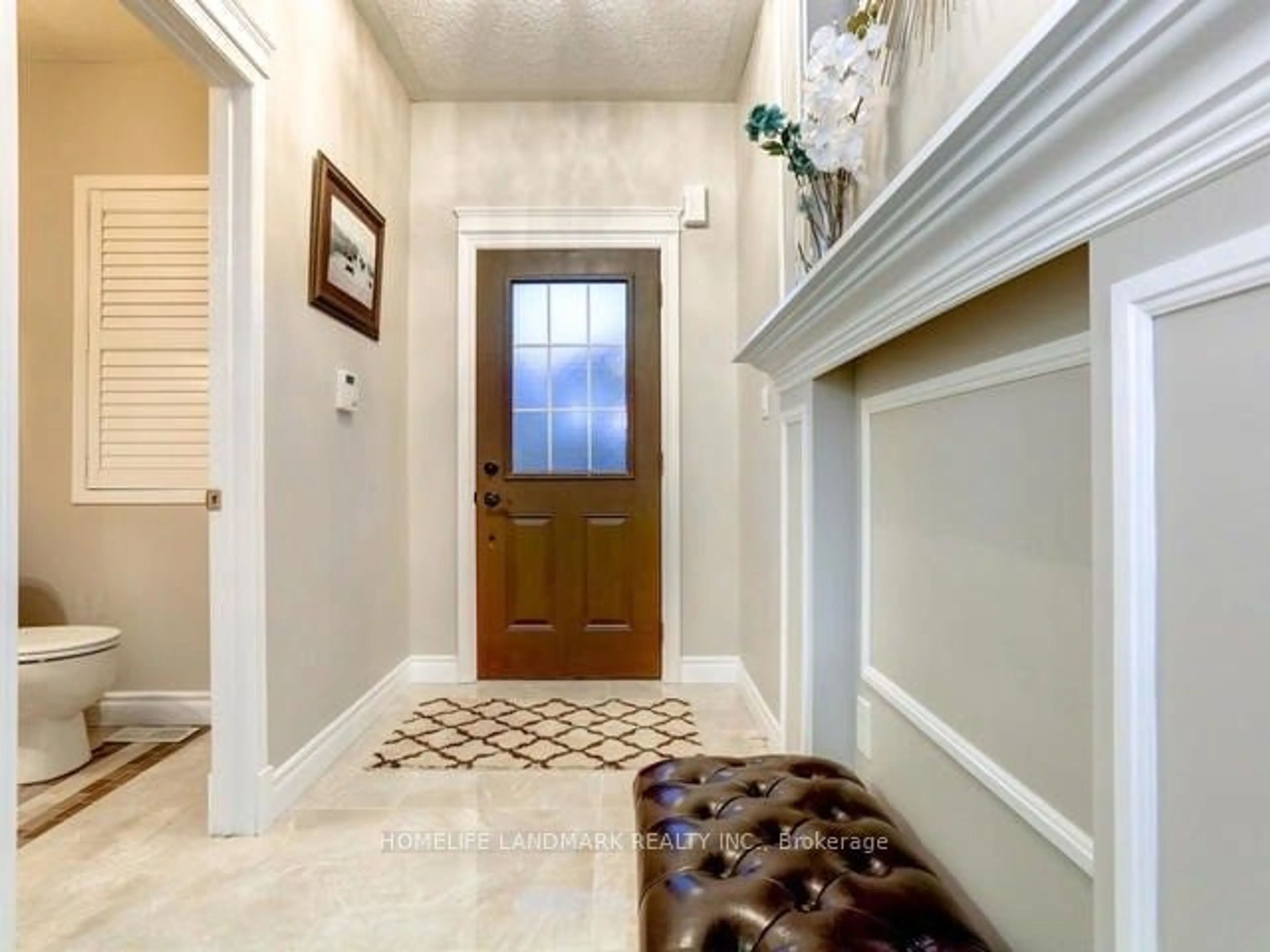 Indoor entryway for 167 Darren Ave, Whitby Ontario L1R 0E7