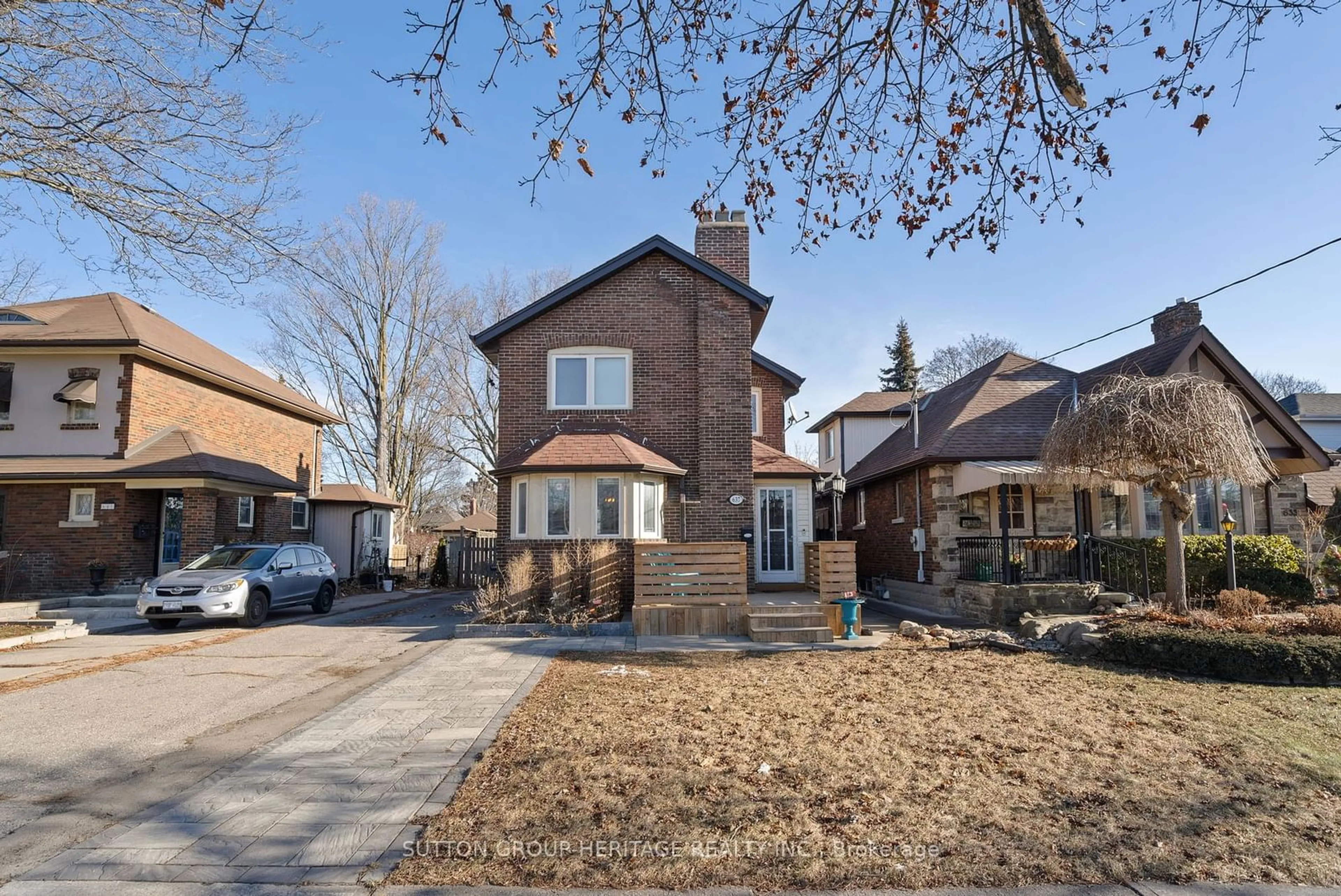 Home with brick exterior material, street for 637 Masson St, Oshawa Ontario L1G 5A4