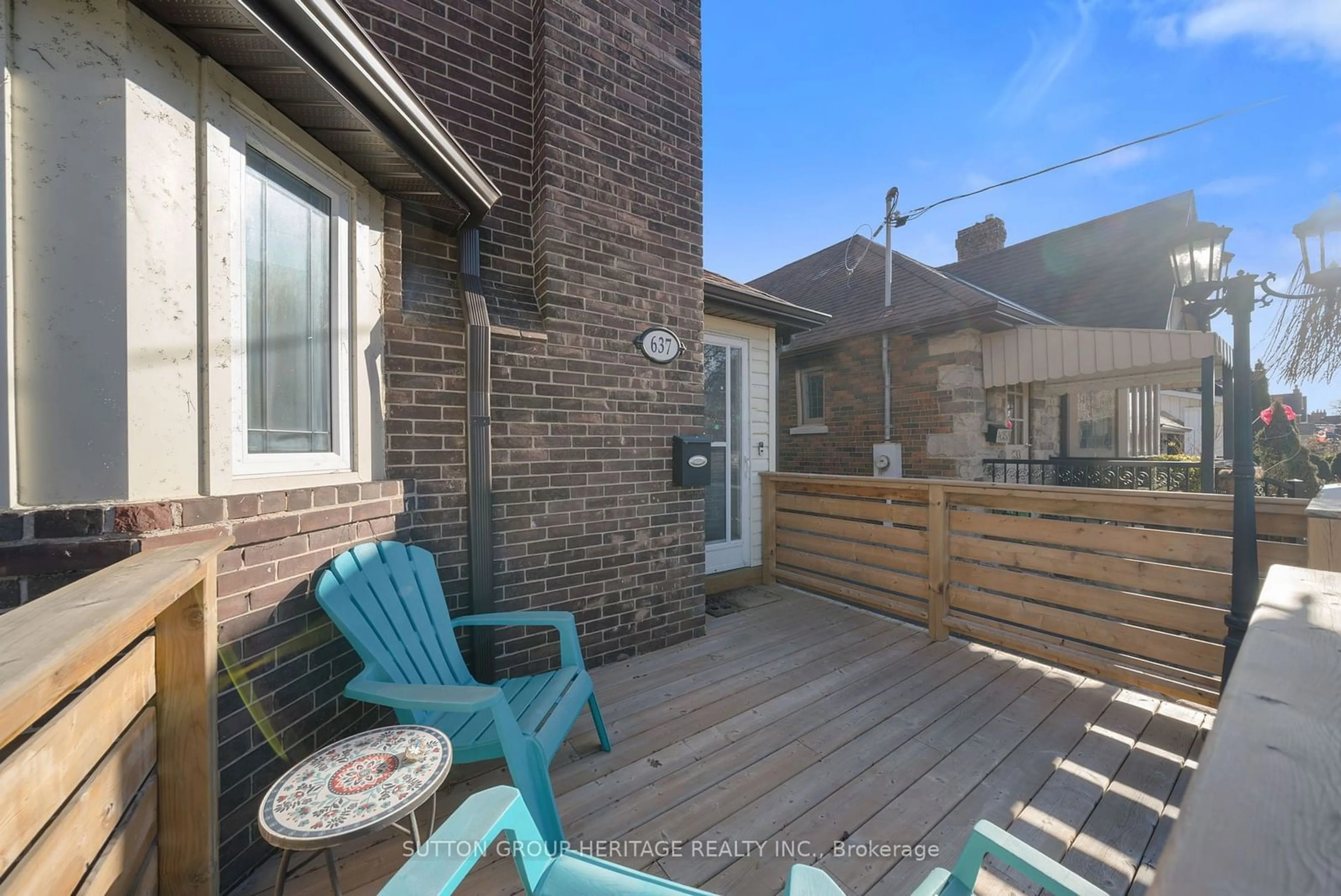 Patio, street for 637 Masson St, Oshawa Ontario L1G 5A4