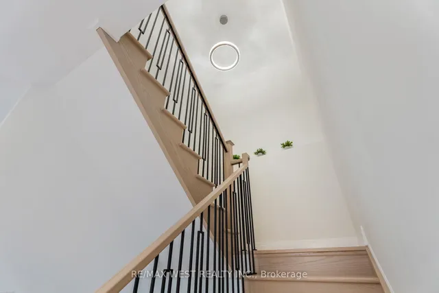 Additional property image - 1049 Greenwood Ave