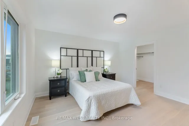 Additional property image - 1049 Greenwood Ave