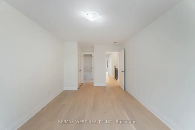 Additional property image - 1049 Greenwood Ave