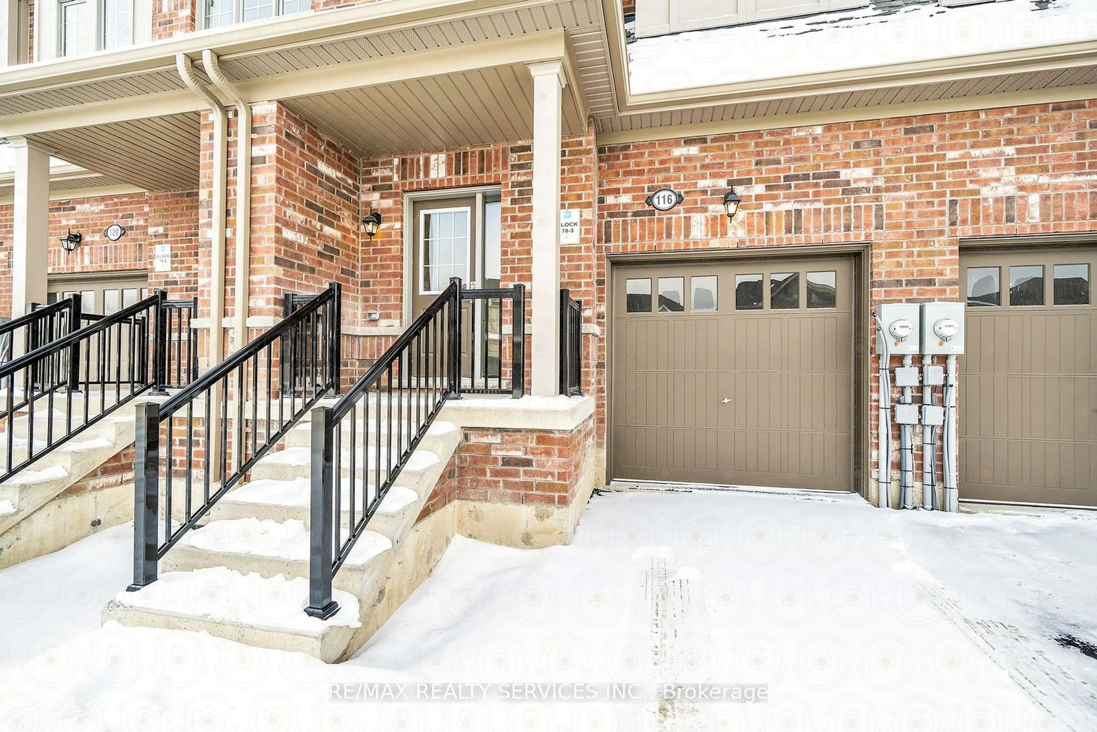 Indoor entryway for 116 Robin Tr, Scugog Ontario L9L 0E2