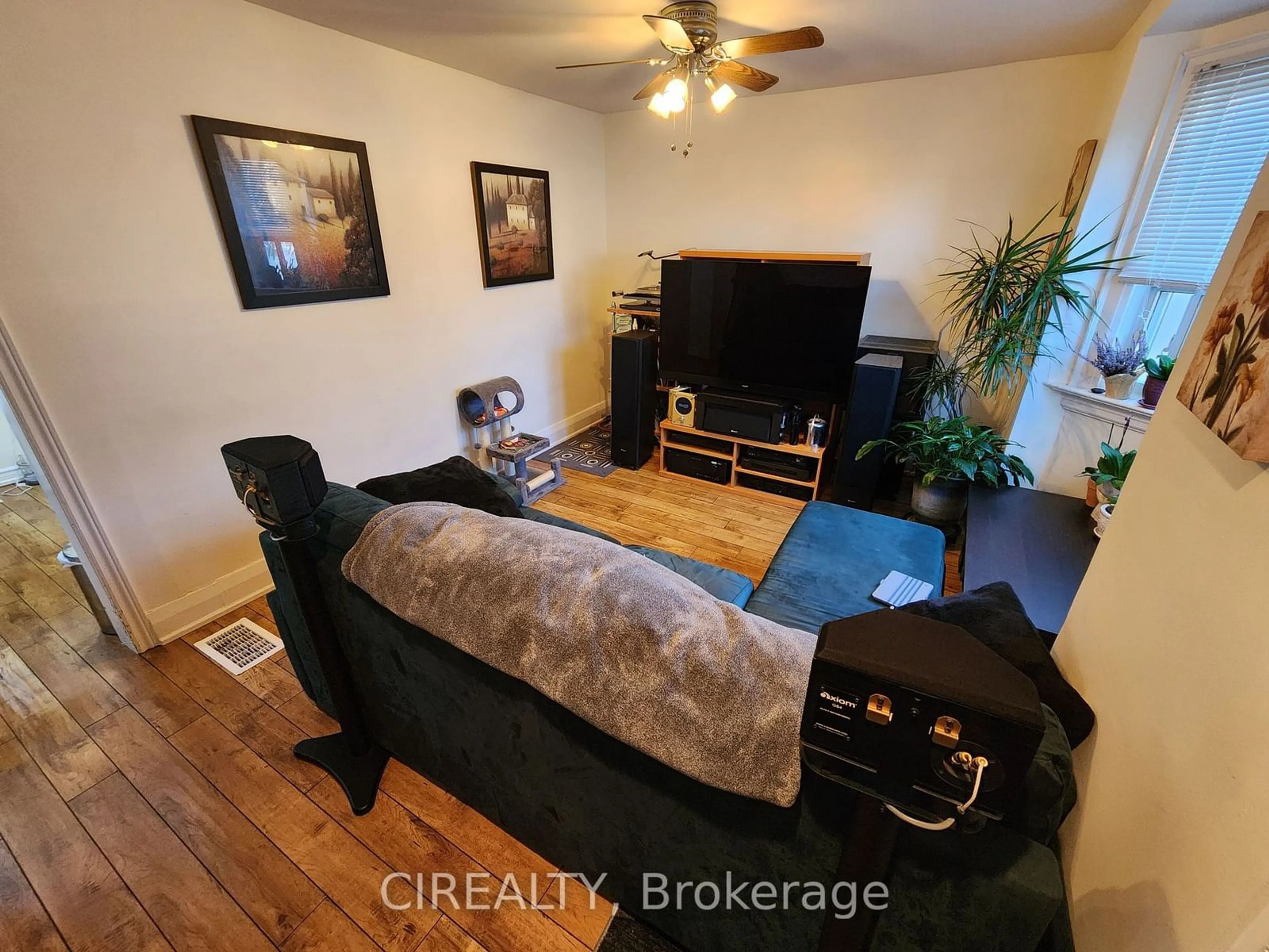 Living room with furniture, unknown for 1017 Greenwood Ave, Toronto Ontario M4J 4C9