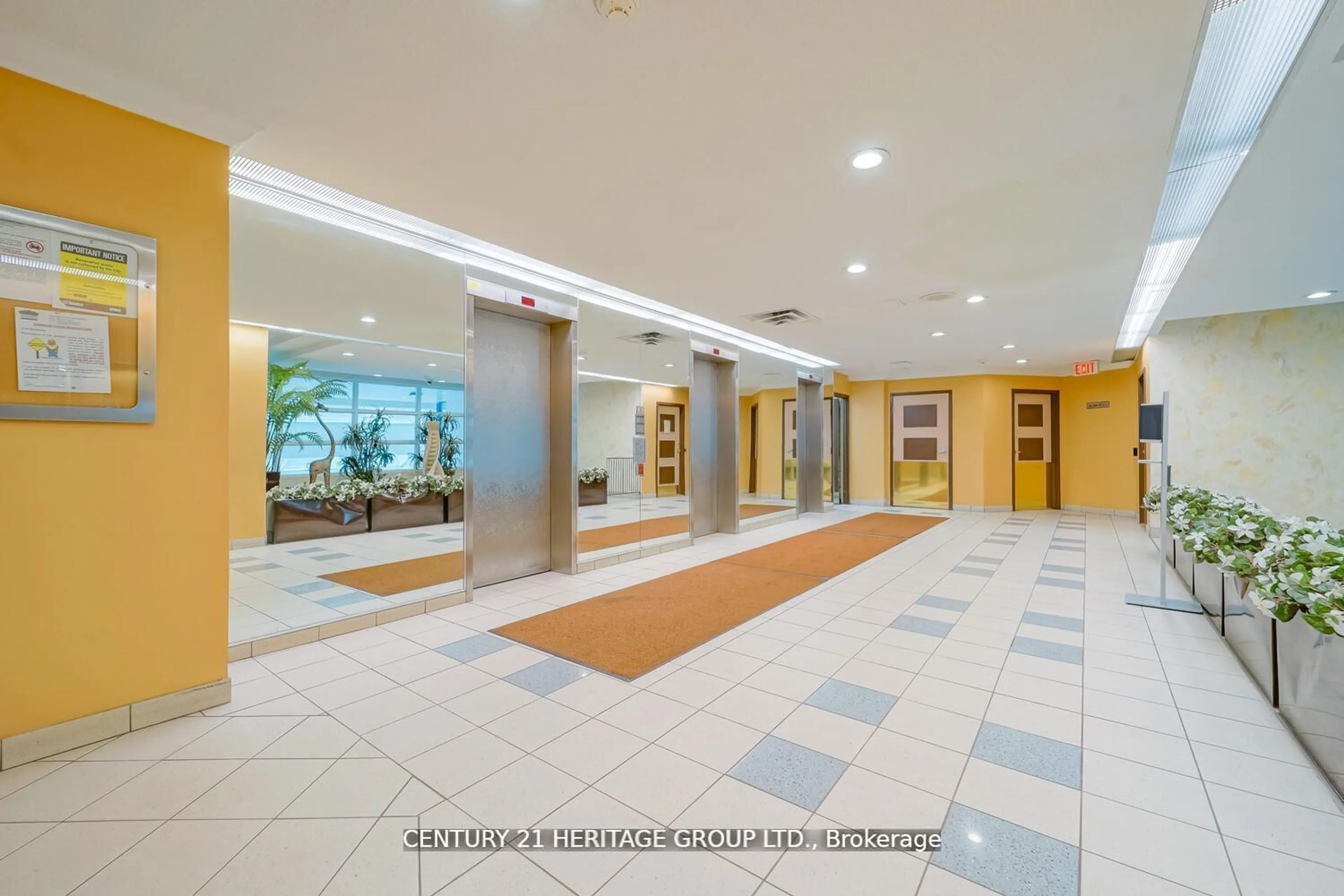 Indoor foyer for 3050 Ellesmere Rd #311, Toronto Ontario M1E 5E6