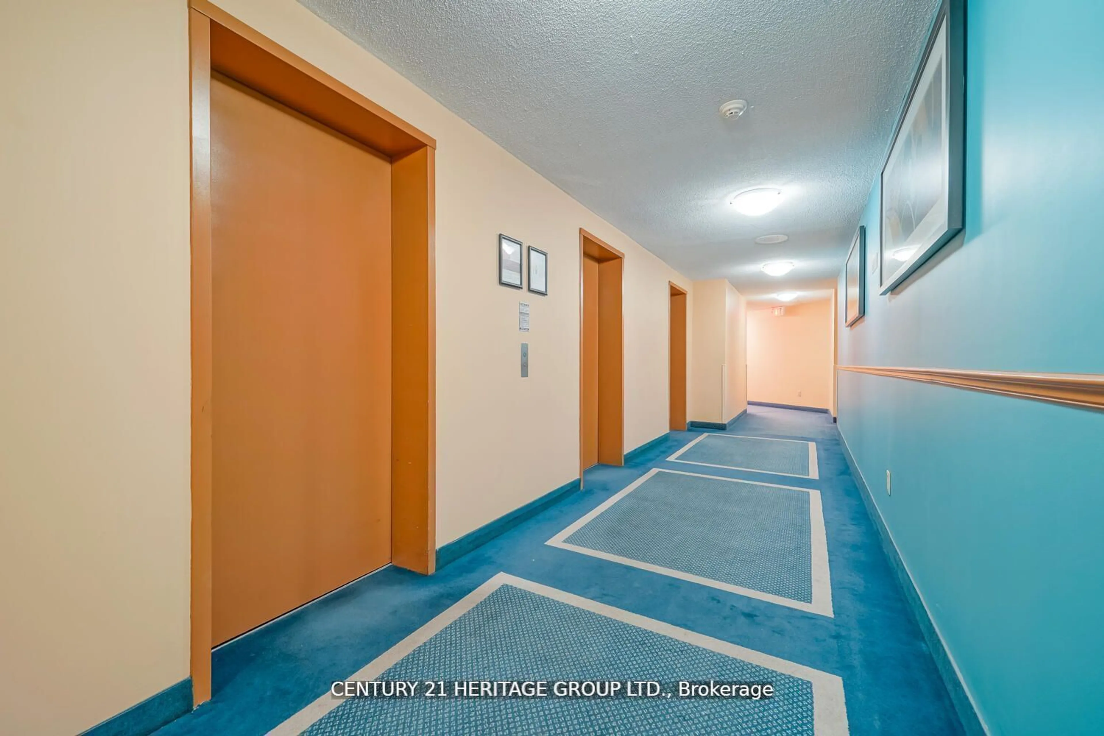 Indoor foyer for 3050 Ellesmere Rd #311, Toronto Ontario M1E 5E6