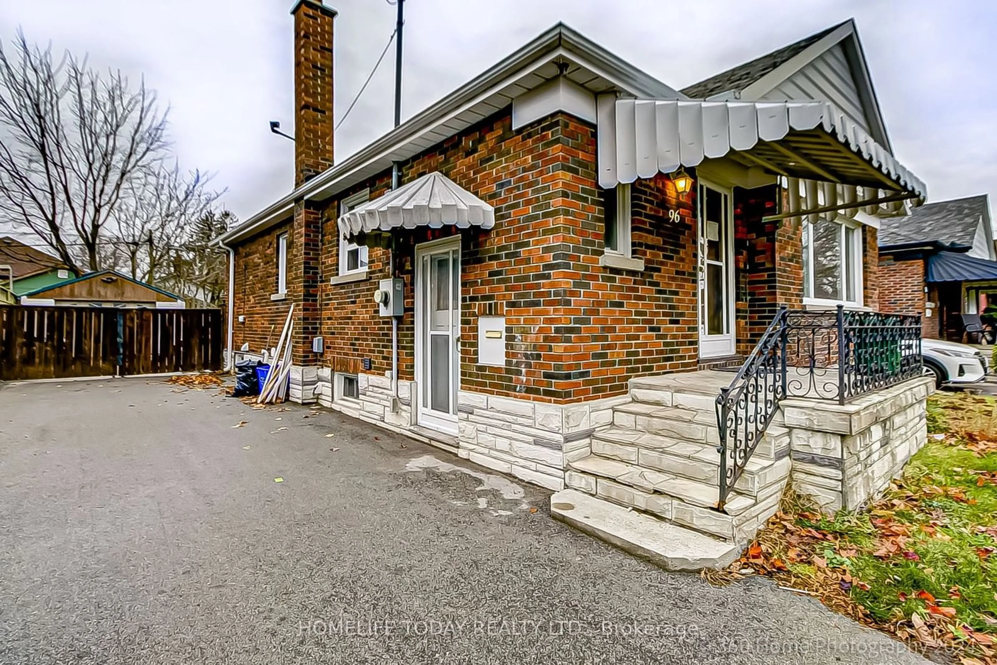 Home with brick exterior material, building for 96 Oakes Ave, Oshawa Ontario L1G 6C6