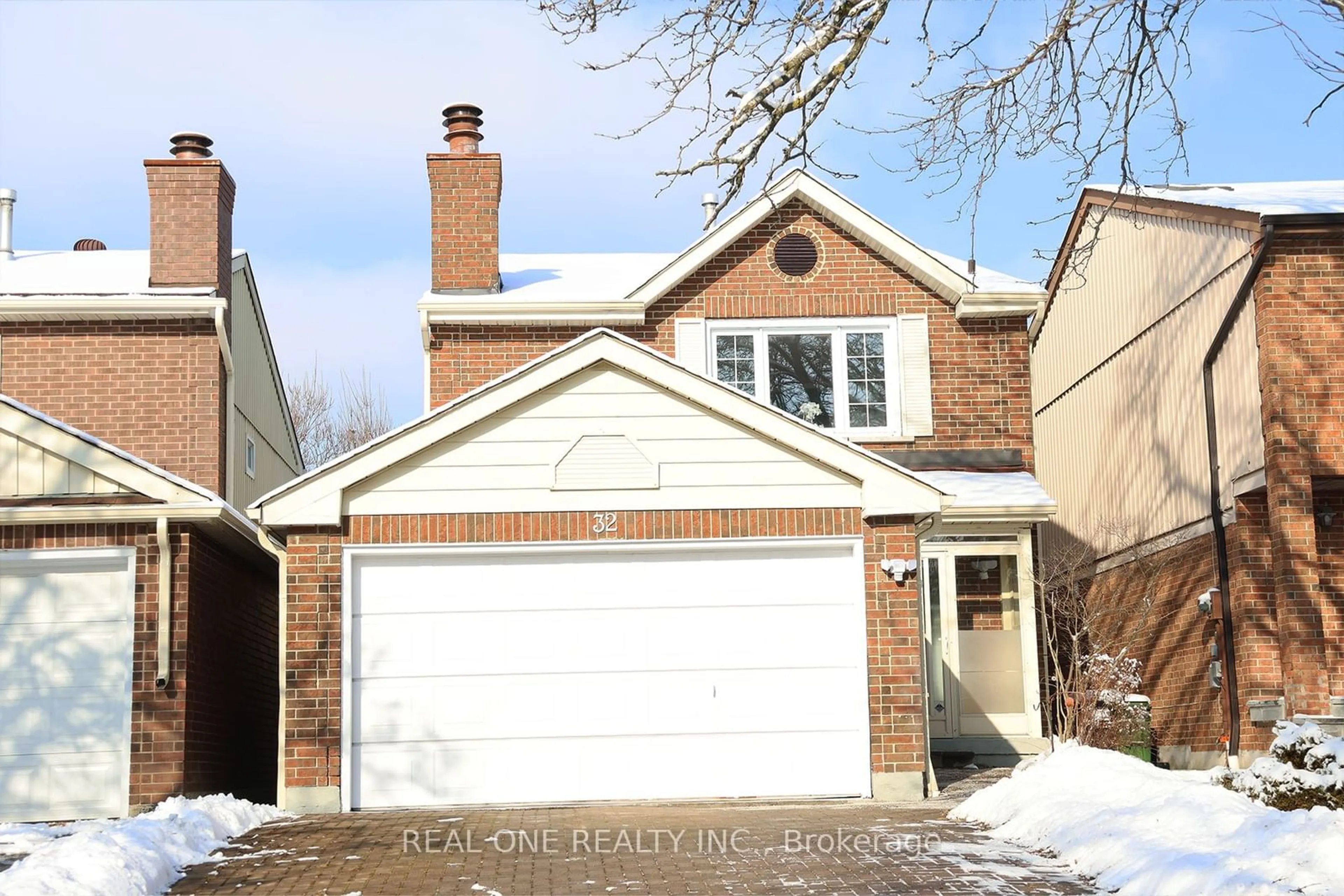 Home with brick exterior material, street for 32 Belinda Sq, Toronto Ontario M1W 3M2